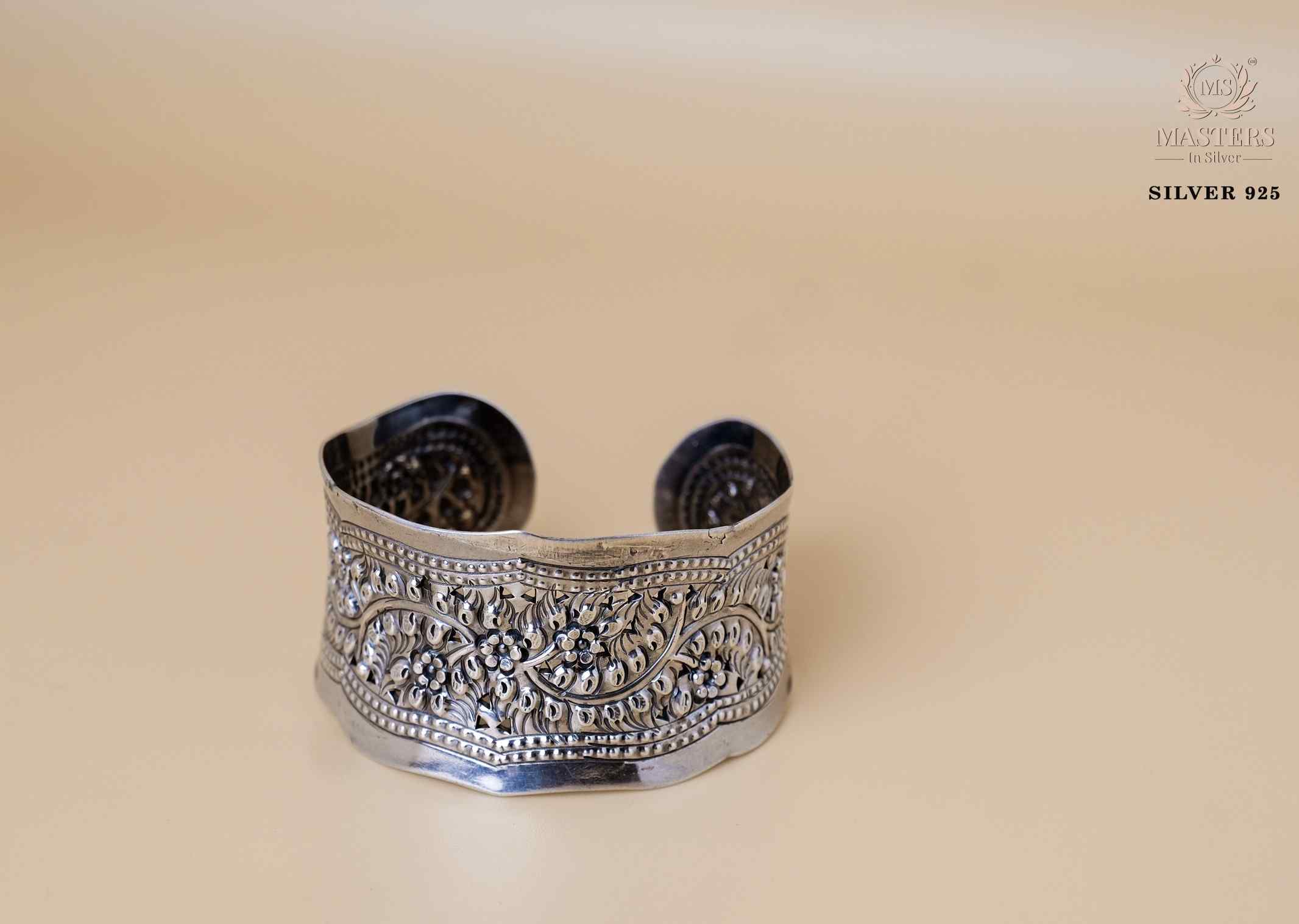 KADA OXIDISED BROAD ( CHITRAI )