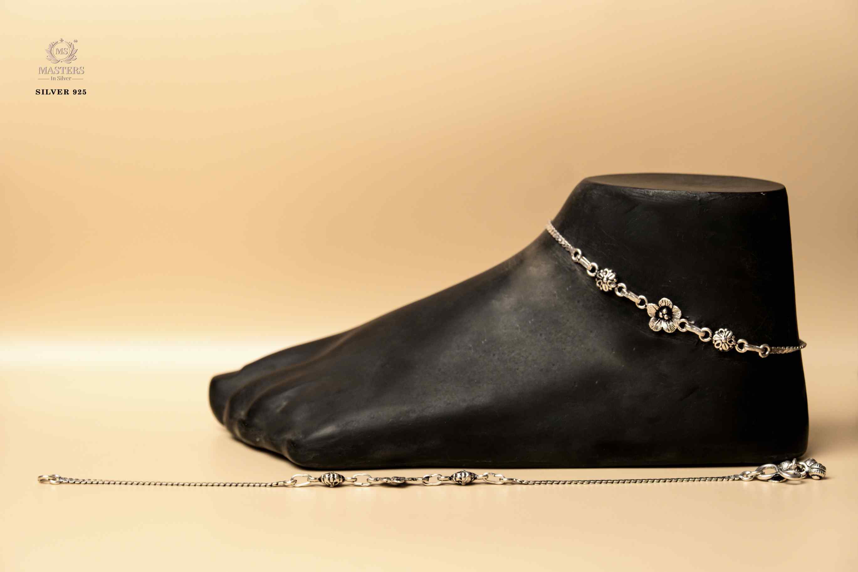 REGULAR WORN ANKLETS
