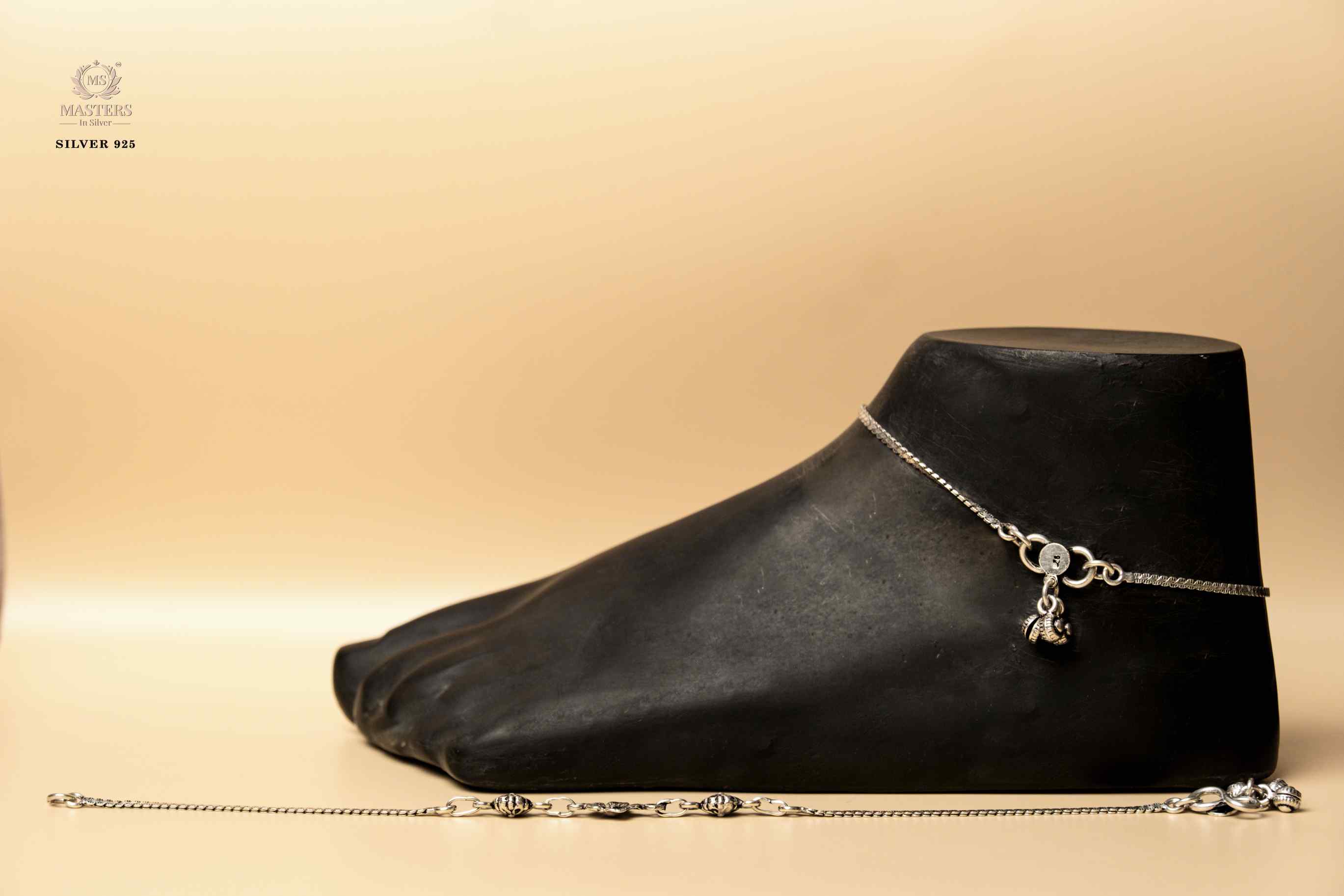 REGULAR WORN ANKLETS