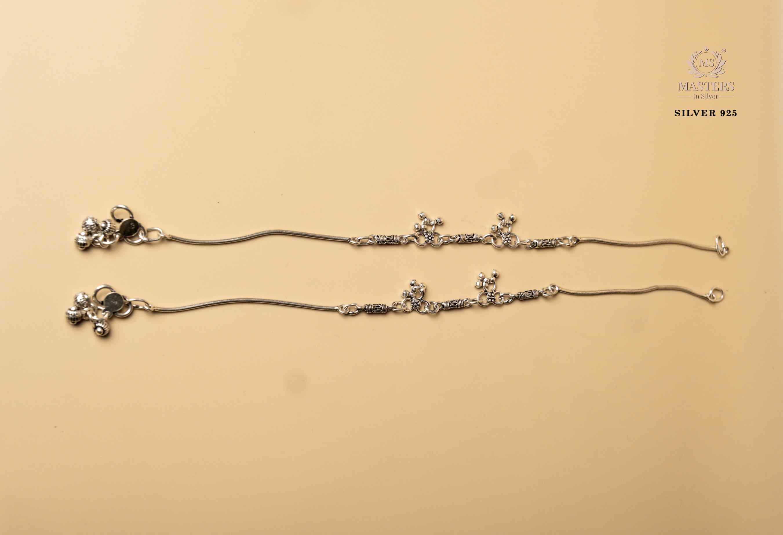 REGULAR WORN ANKLETS