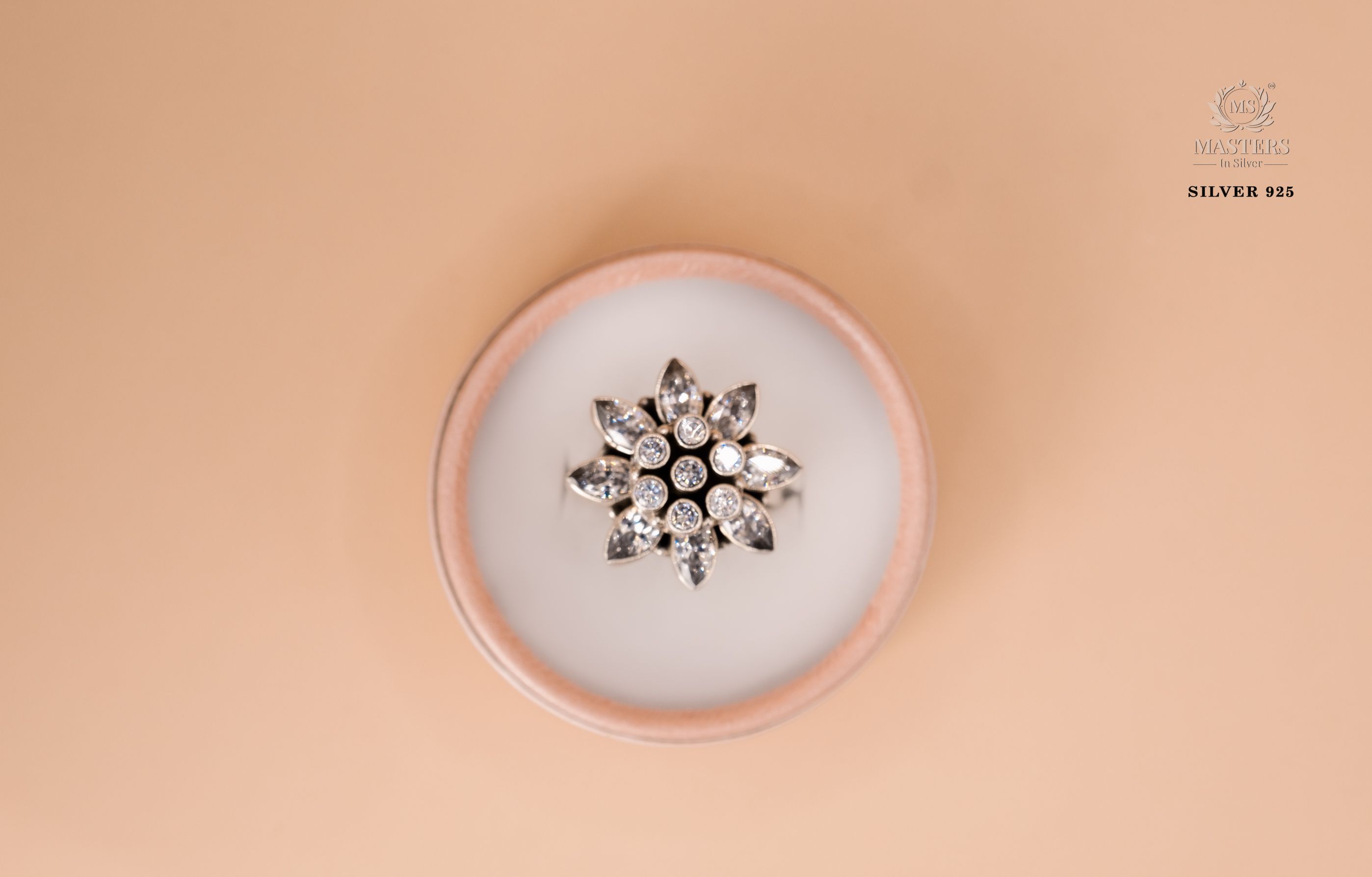 RINGS OXIDISED ( FLORAL ) CUT-STONES