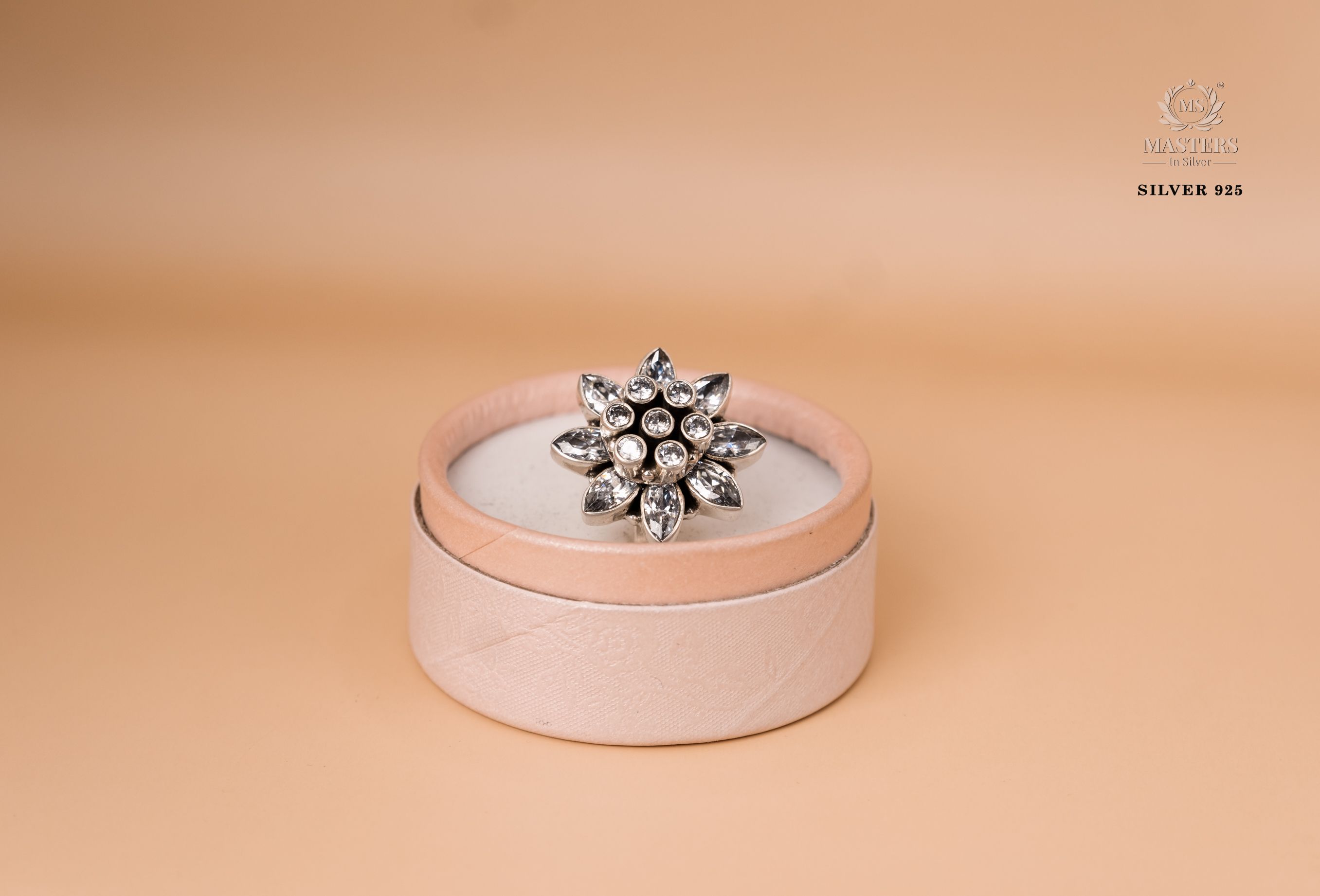 RINGS OXIDISED ( FLORAL ) CUT-STONES