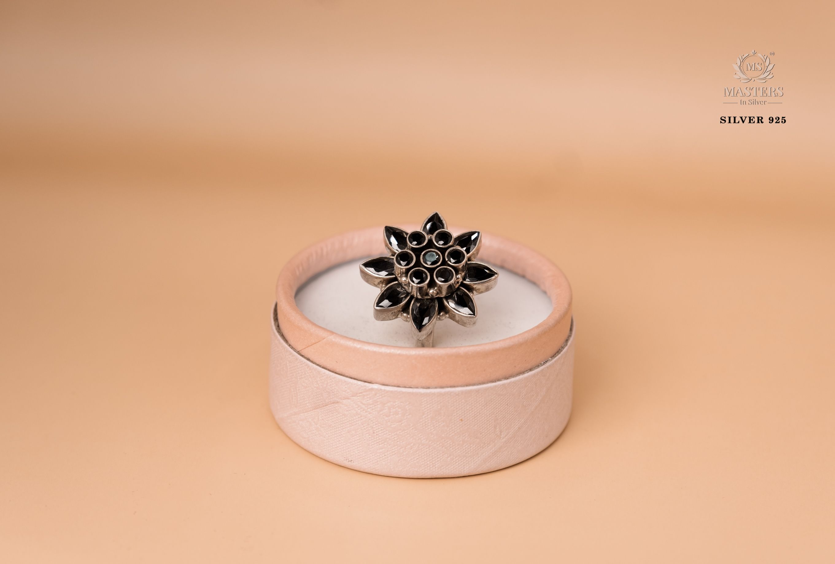 RINGS OXIDISED ( FLORAL-Black ) CUT-STONES