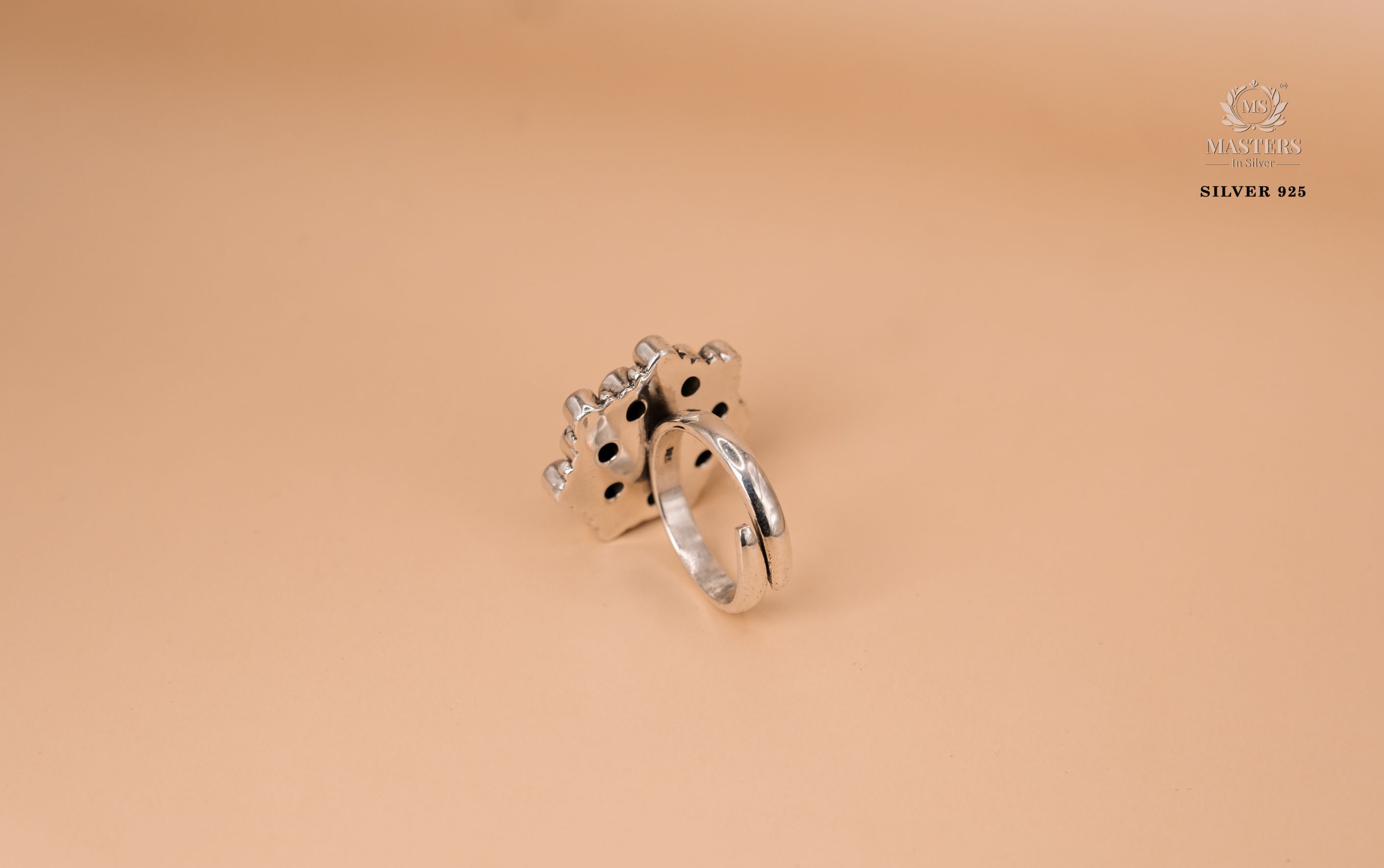 RINGS OXIDISED ( FLORAL ) CUT-STONES