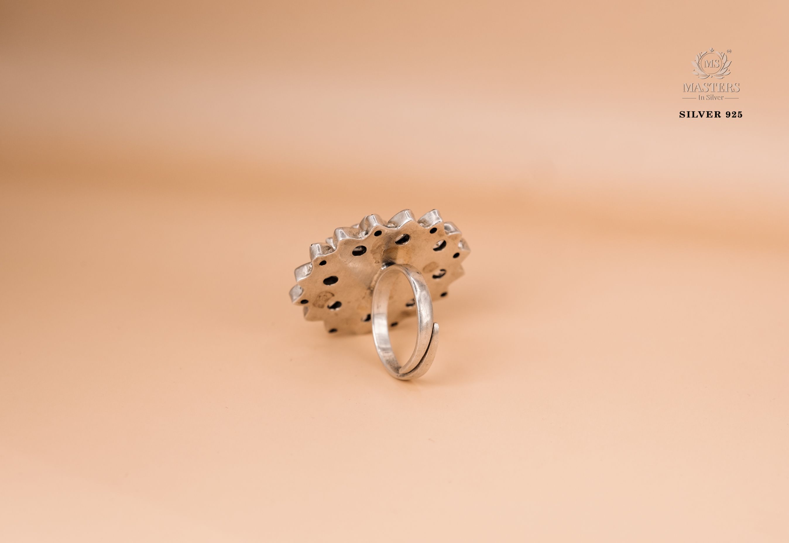 OXIDISED COCKTAIL RING CUT STONES Broad top floral