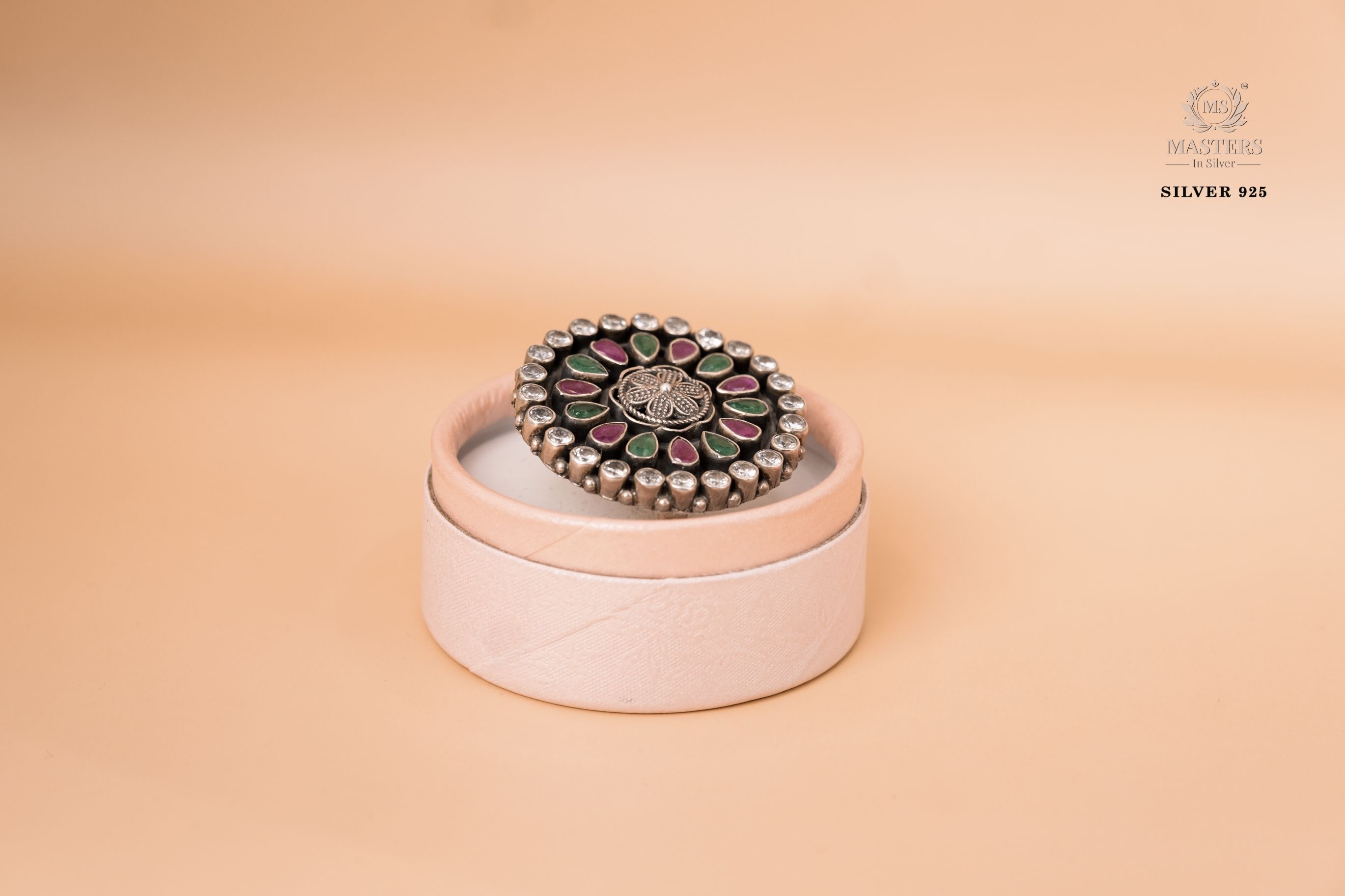 OXIDISED COCKTAIL RING CUT STONES Broad top floral