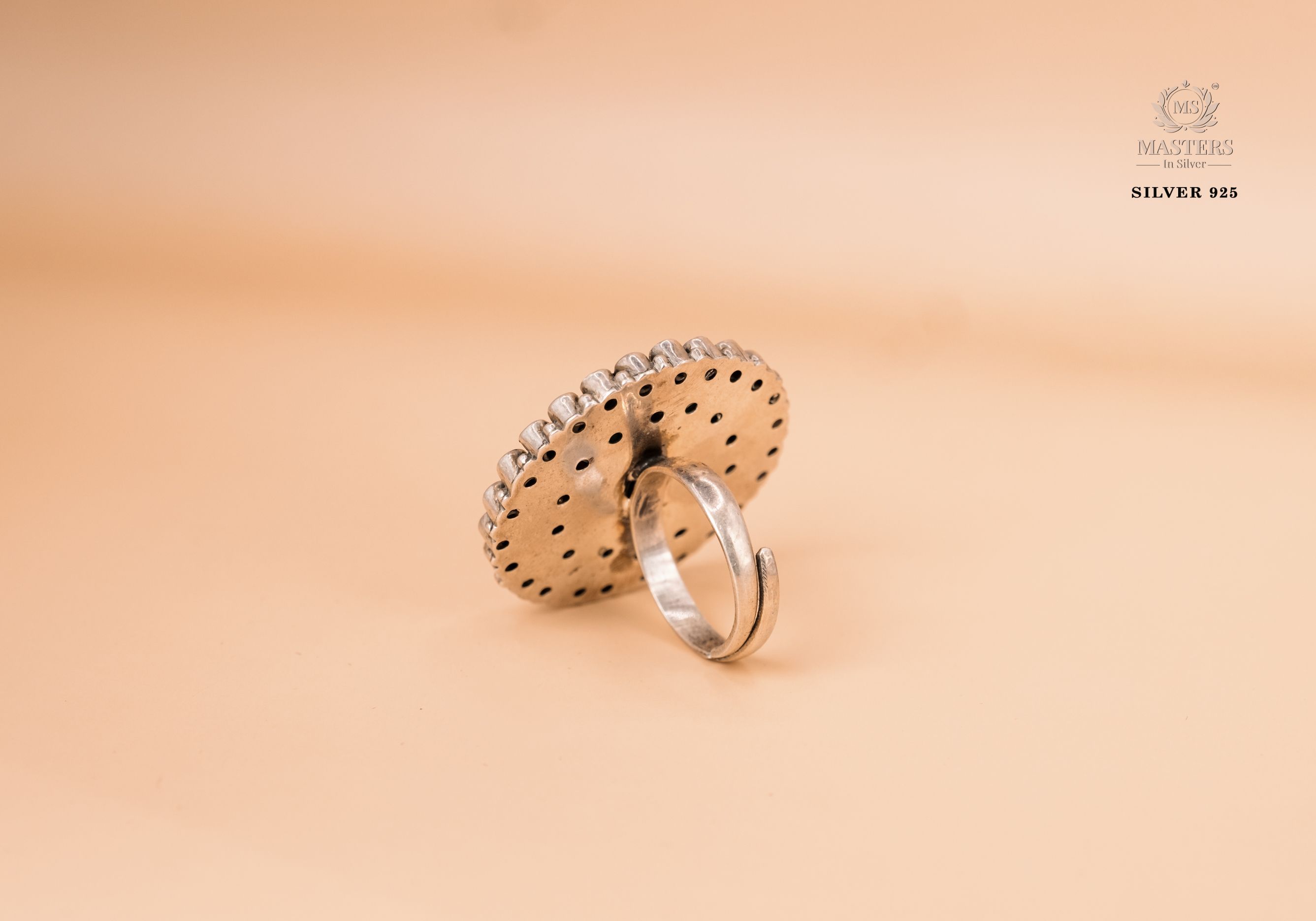 OXIDISED COCKTAIL RING CUT STONES Broad top floral