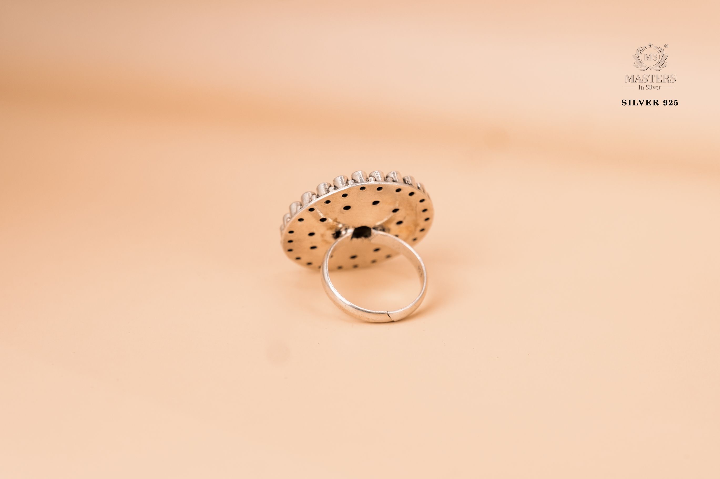 OXIDISED COCKTAIL RING CUT STONES Broad top floral