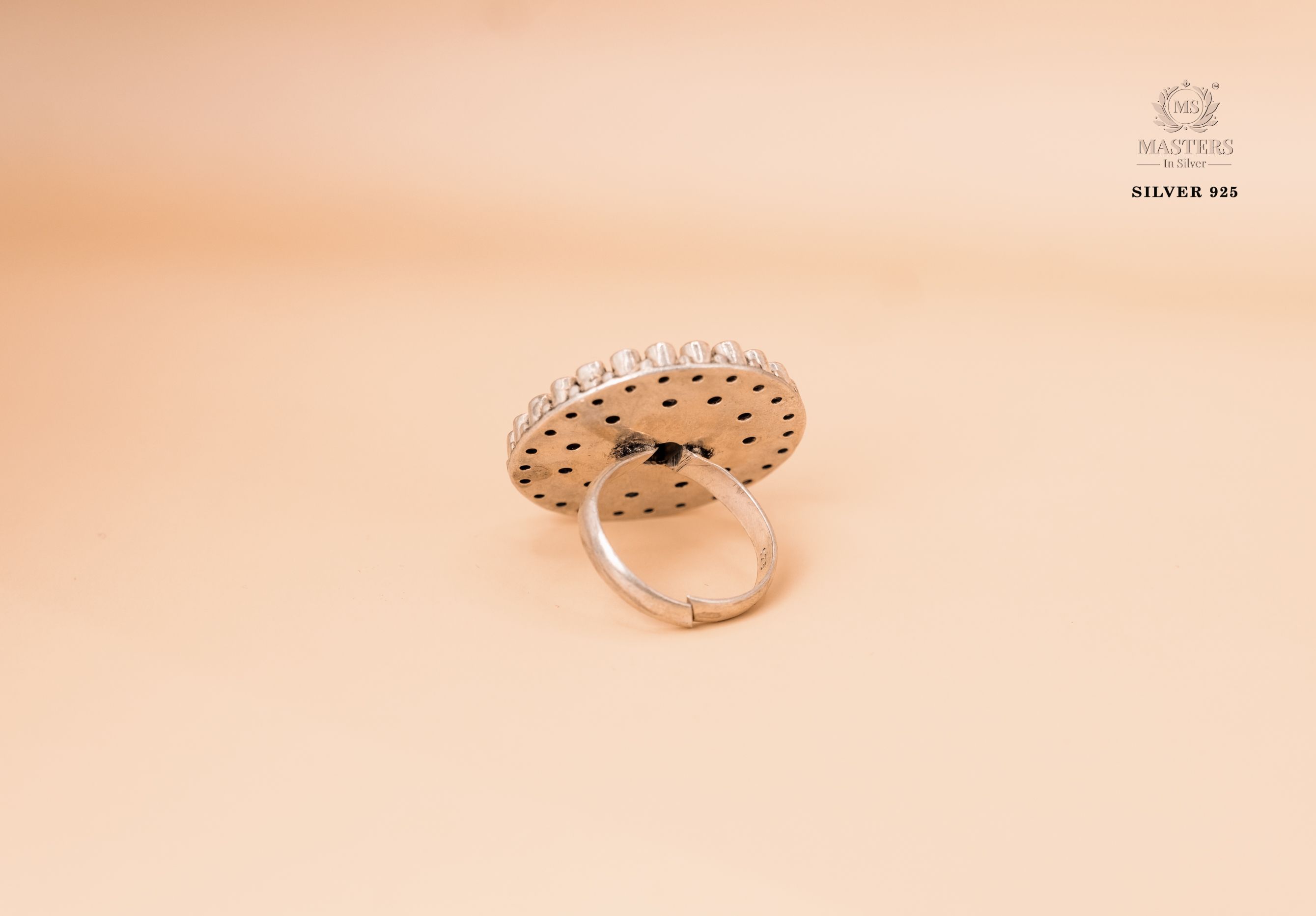OXIDISED COCKTAIL RING CUT STONES Broad top floral