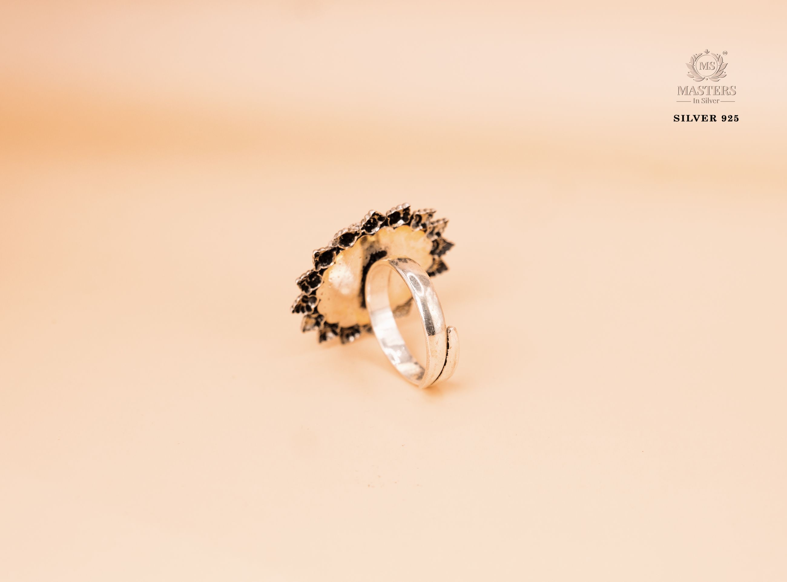 OXIDISED COCKTAIL RING CUT STONES Broad top floral