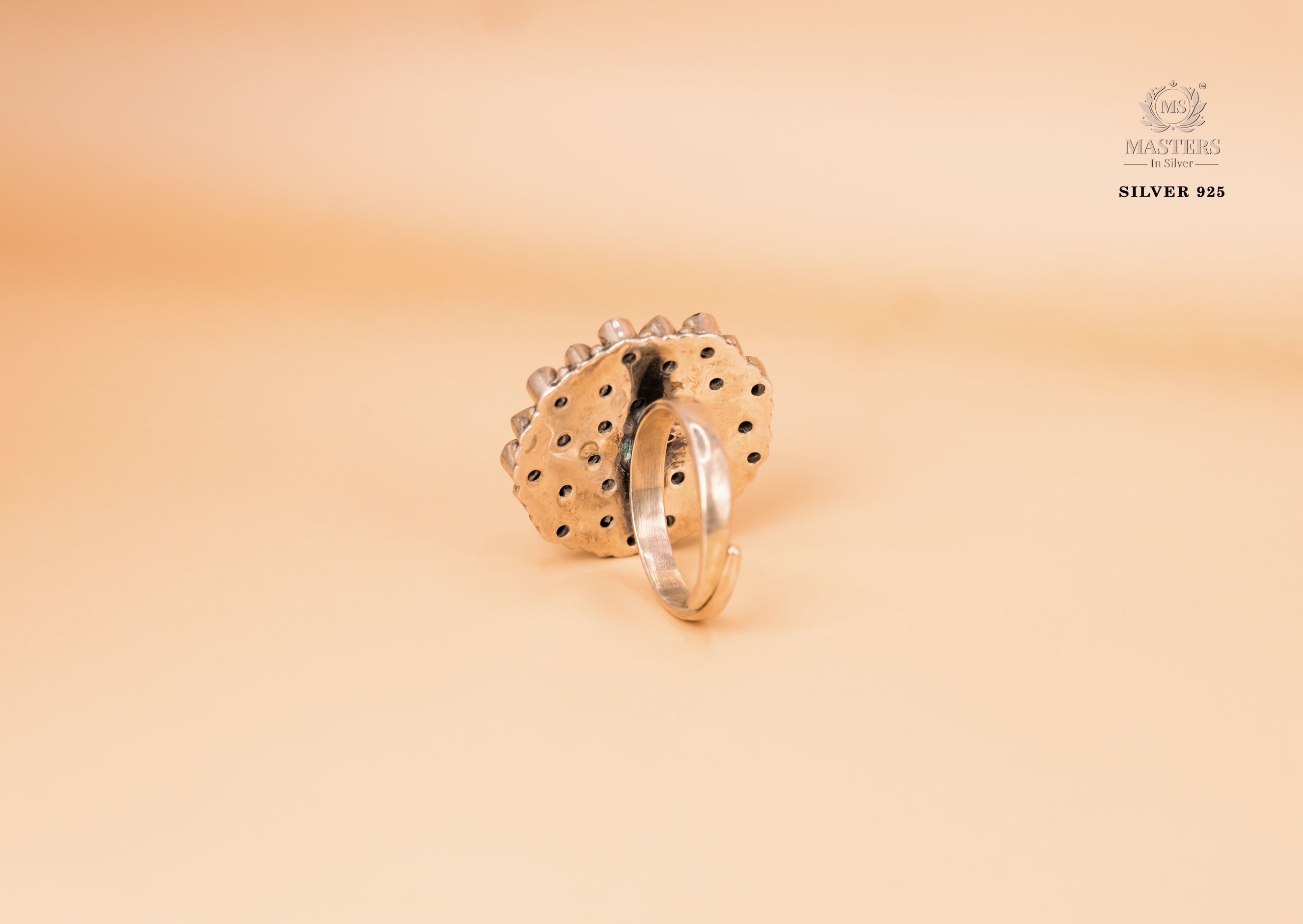 OXIDISED COCKTAIL RING CUT STONES Broad top floral