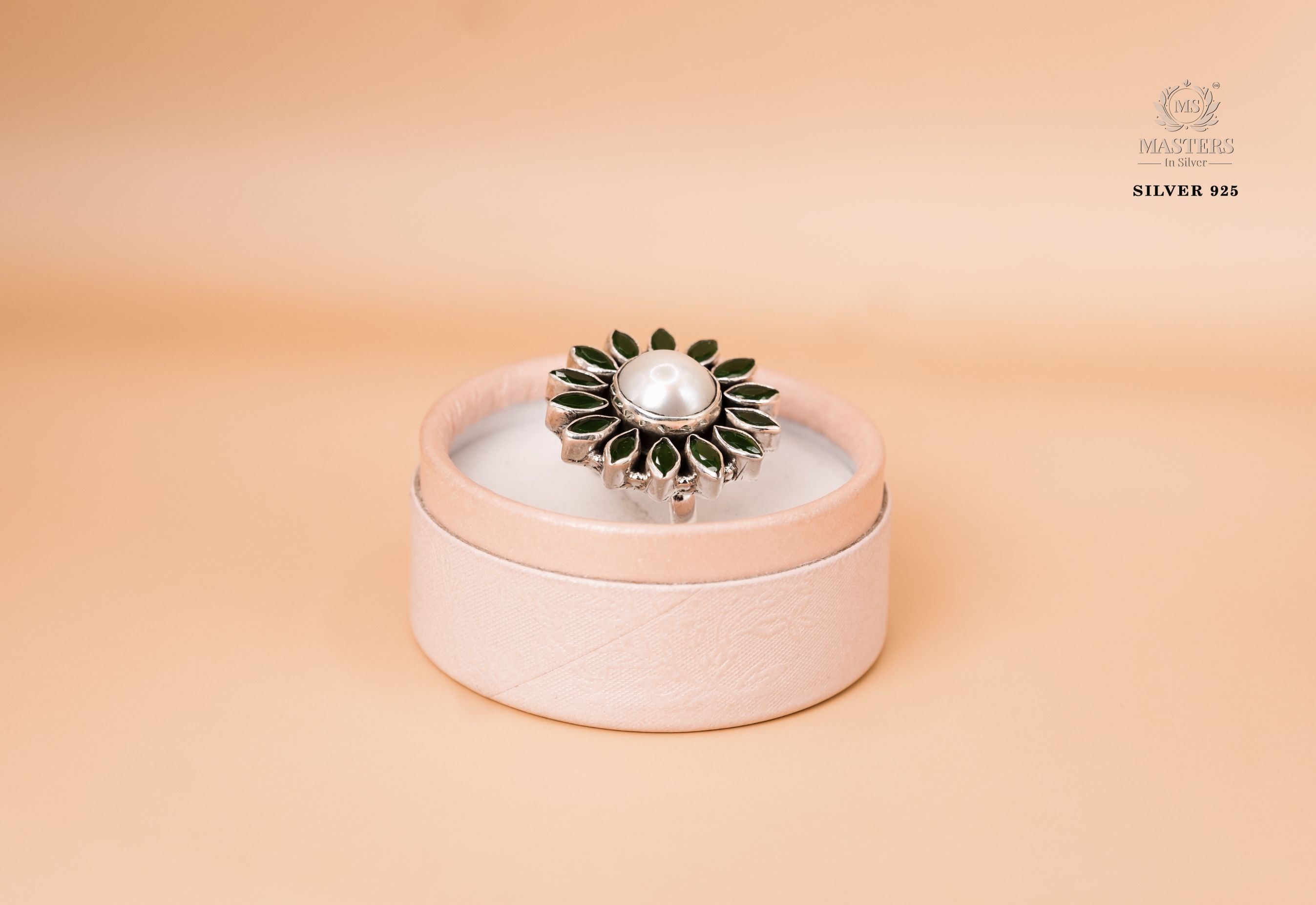 OXIDISED COCKTAIL RING CUT STONES Pearl floral