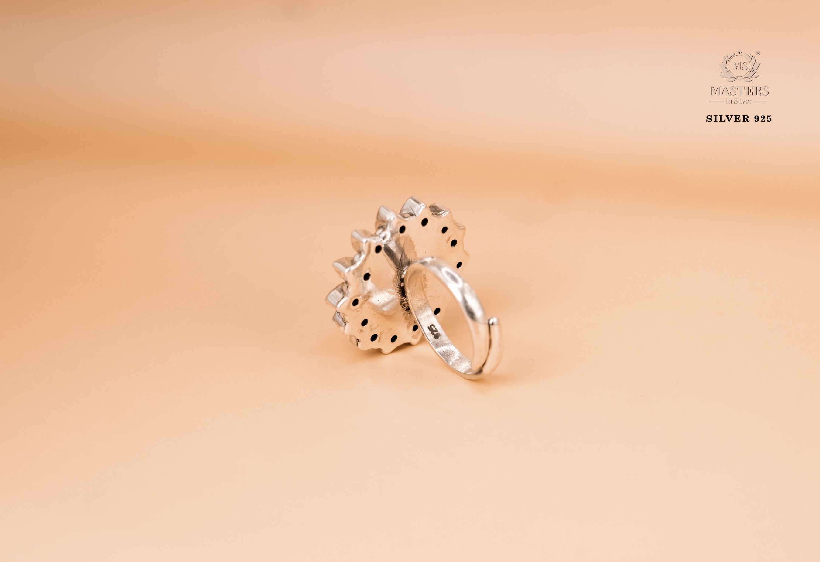 OXIDISED COCKTAIL RING CUT STONES Pearl floral