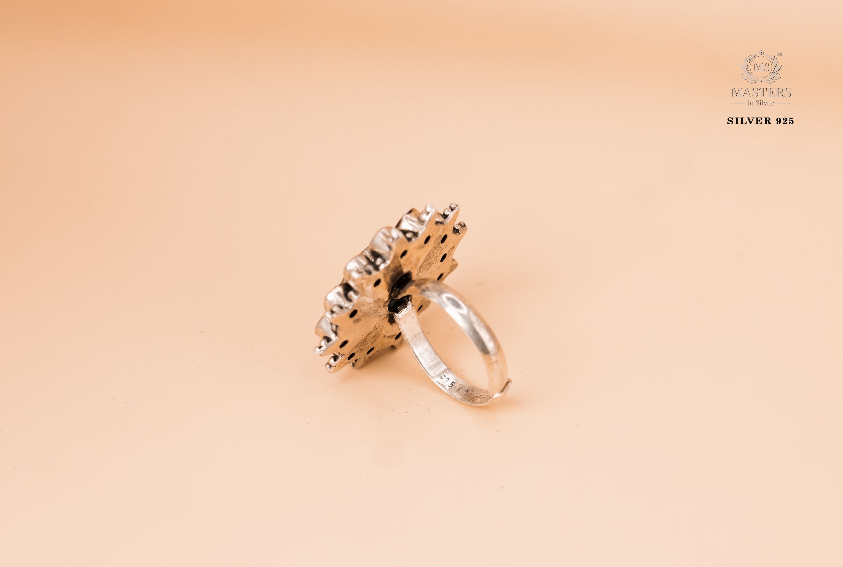 OXIDISED COCKTAIL RING CUT STONES floral