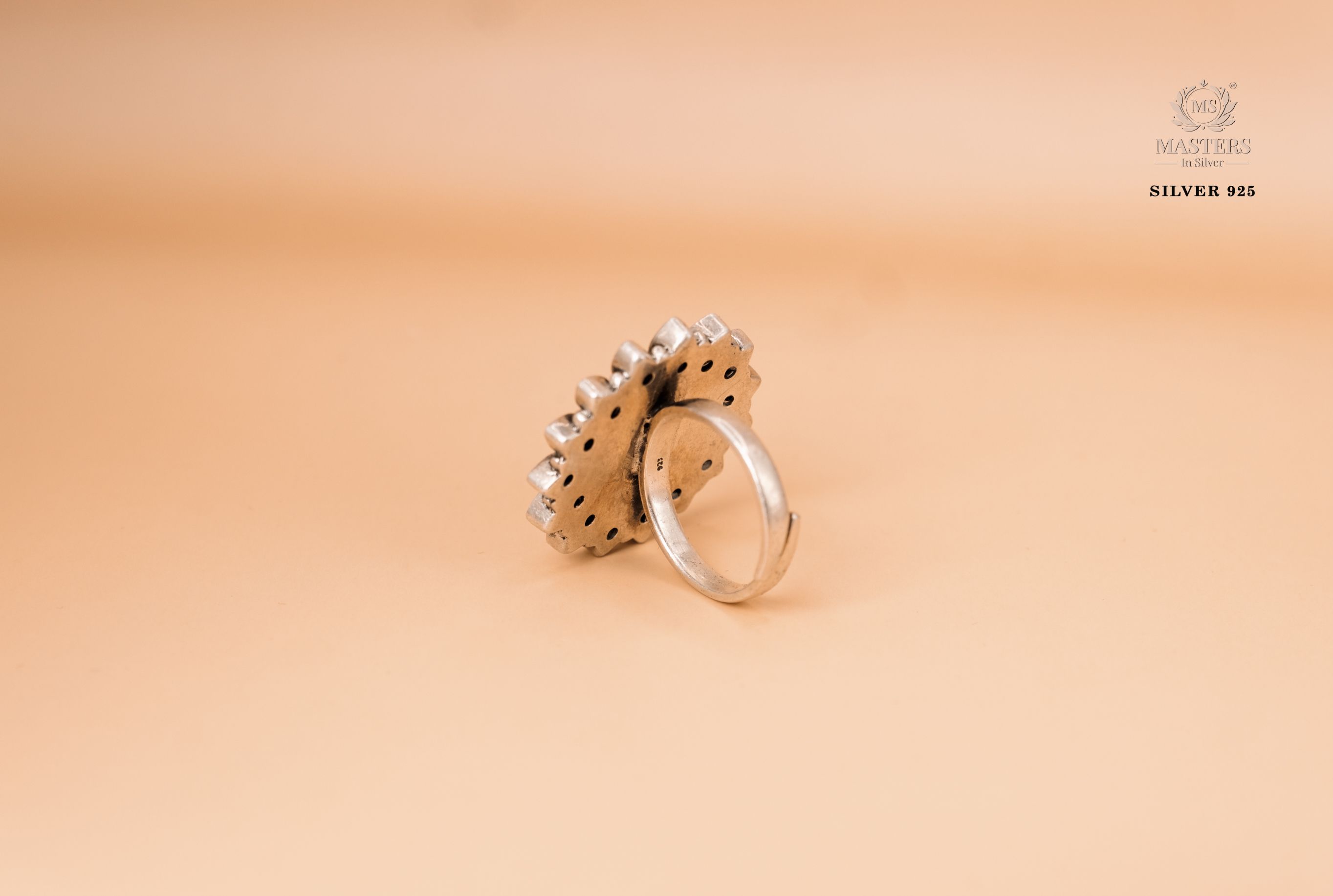 OXIDISED COCKTAIL RING CUT STONES Victoria floral