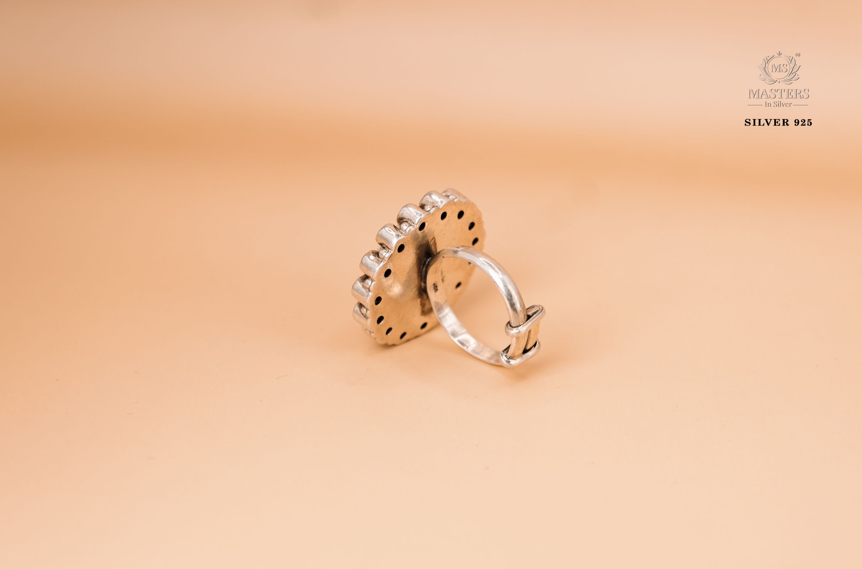 OXIDISED COCKTAIL RING CUT STONES  Victoria floral