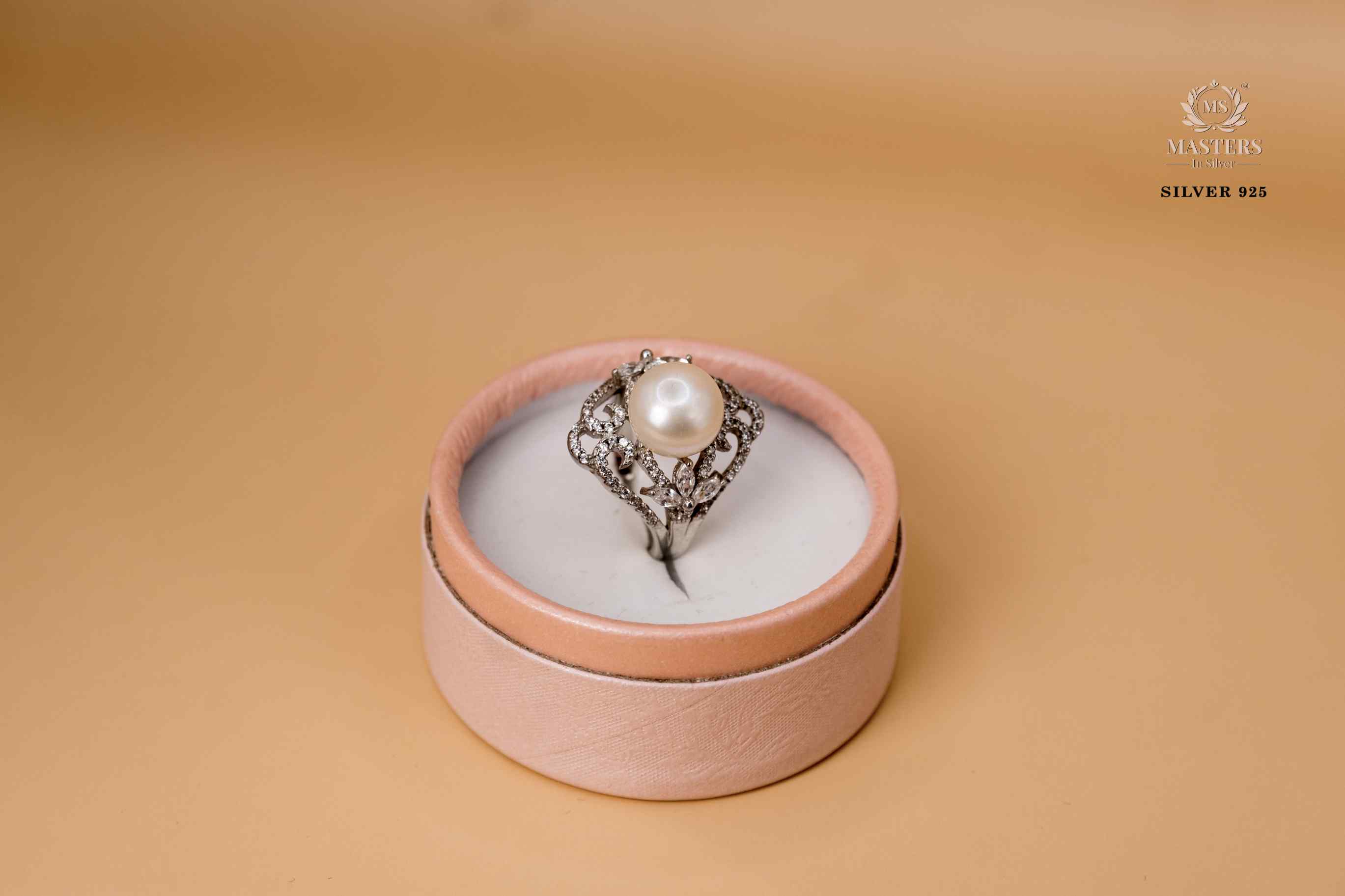 ORIGINAL IMPORTED COCKTAIL DIAMOND LOOKS SILVER 925 RING