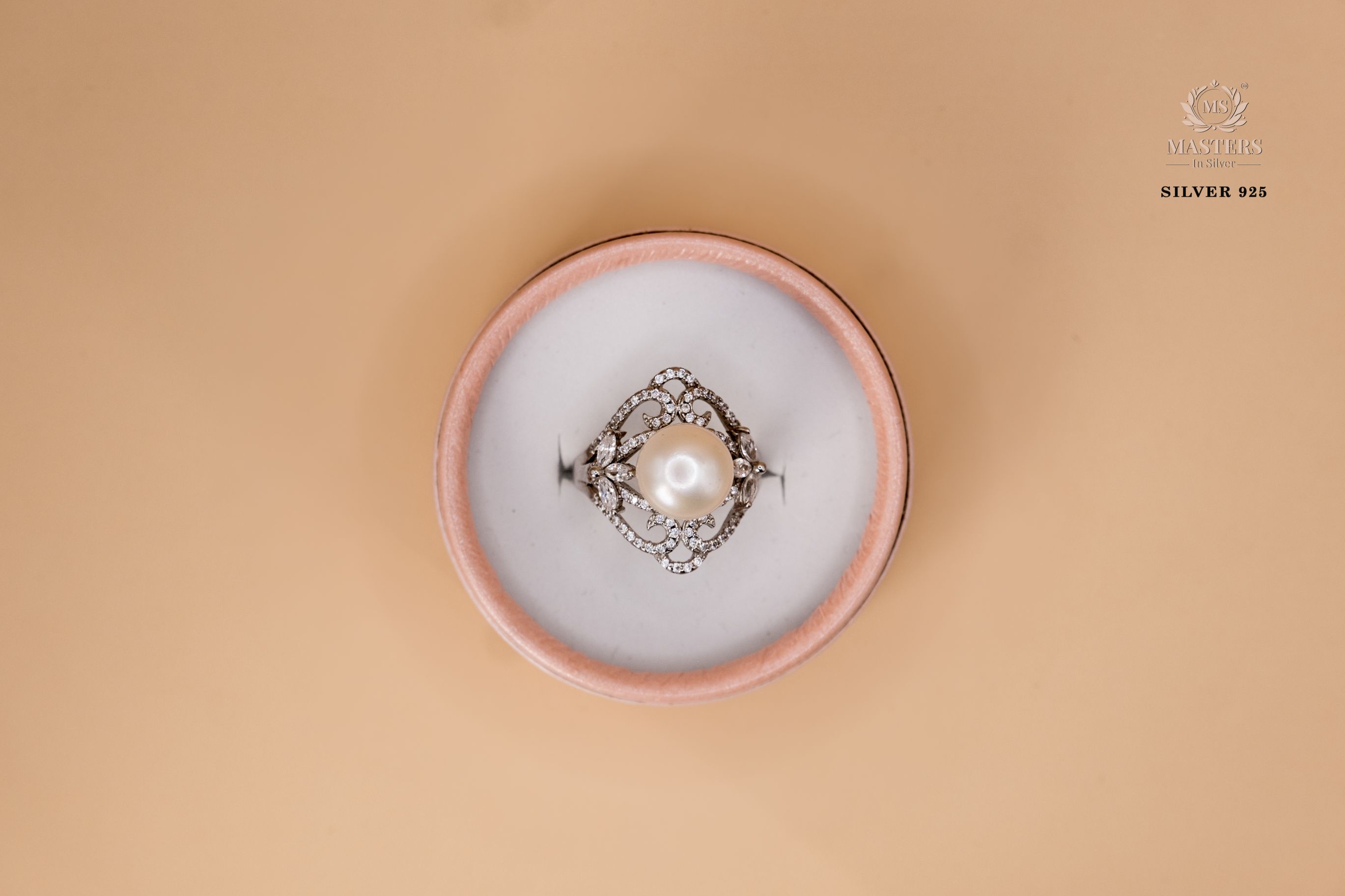ORIGINAL IMPORTED COCKTAIL DIAMOND LOOKS SILVER 925 RING
