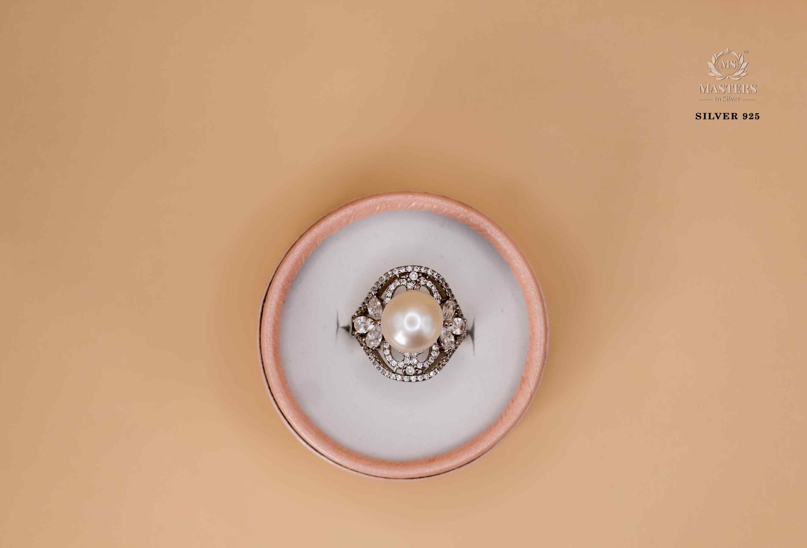 ORIGINAL IMPORTED COCKTAIL DIAMOND LOOKS SILVER 925 RING