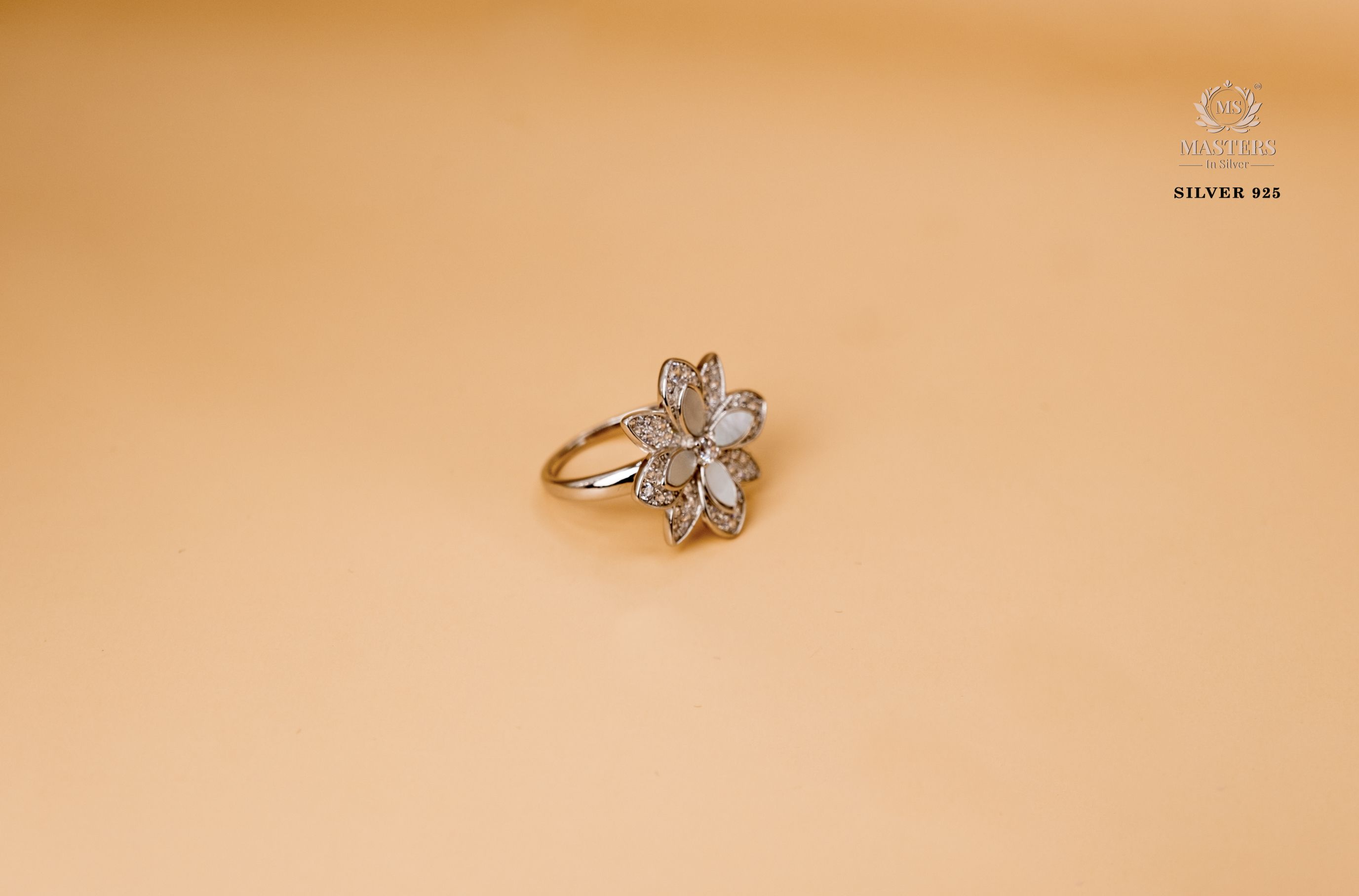 ORIGINAL IMPORTED COCKTAIL MOTHER OF PEARL SILVER 925 RING