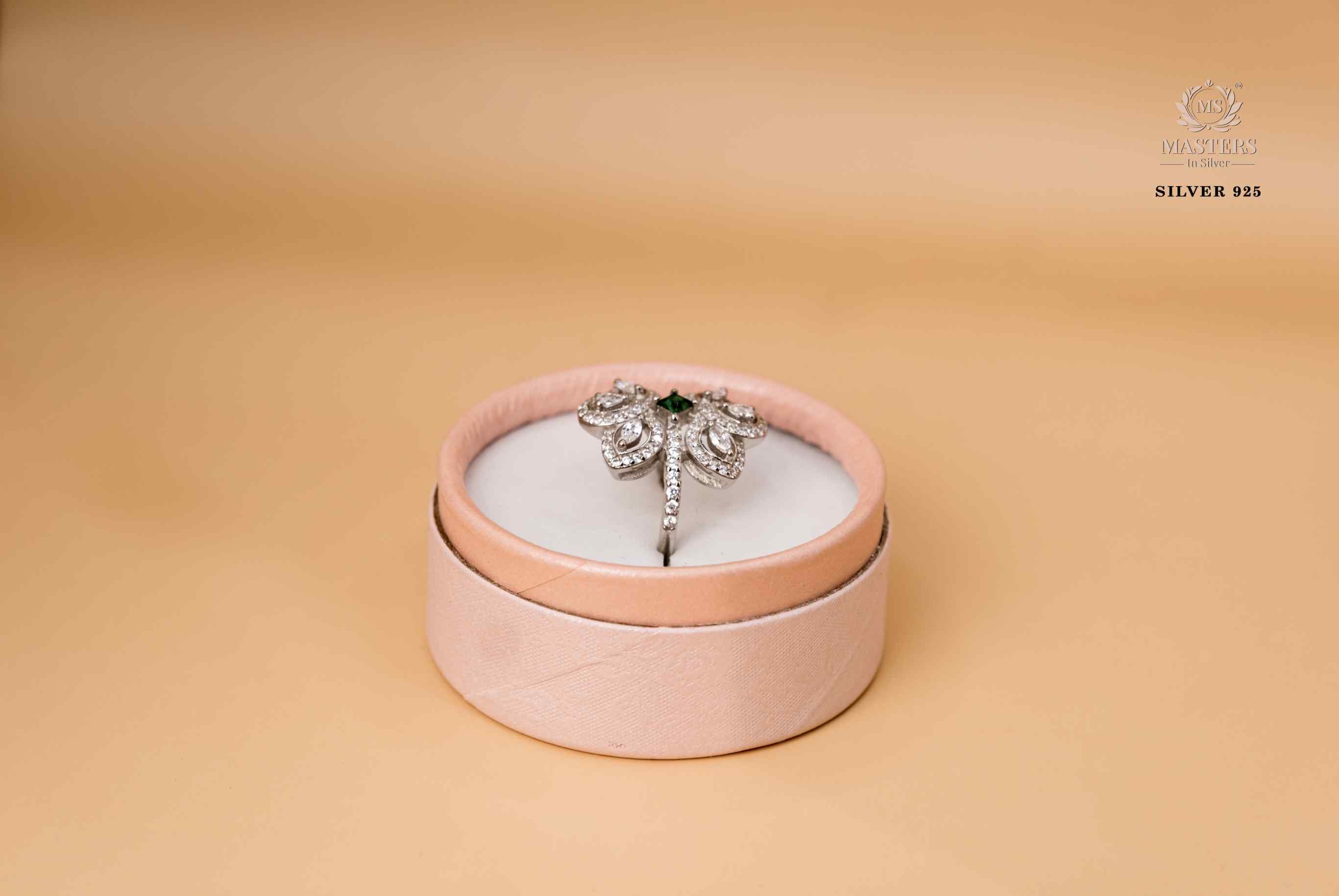 ORIGINAL IMPORTED COCKTAIL DIAMOND LOOKS SILVER 925 RING