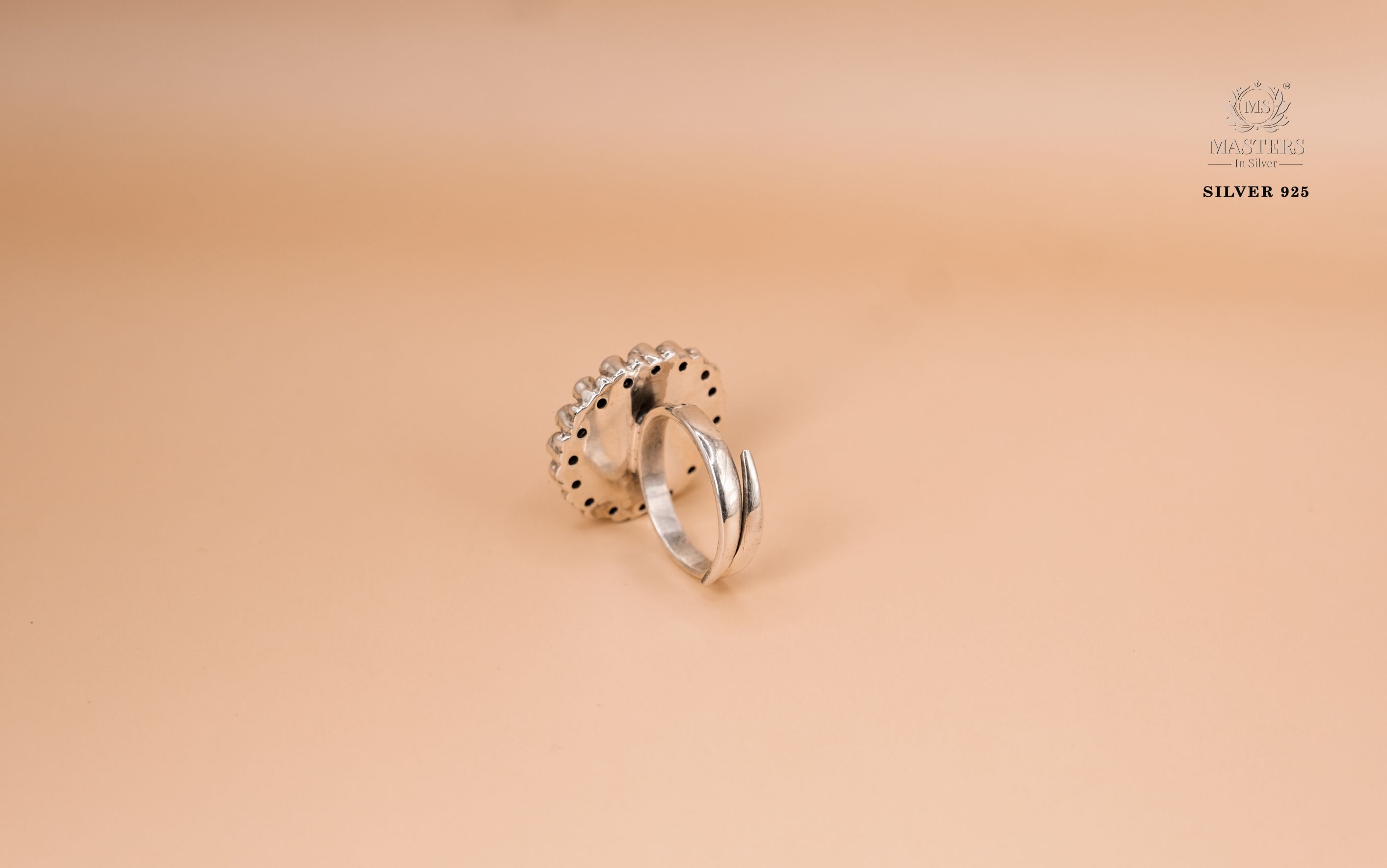 RINGS OXIDISED ( FLORAL ) CUT-STONES