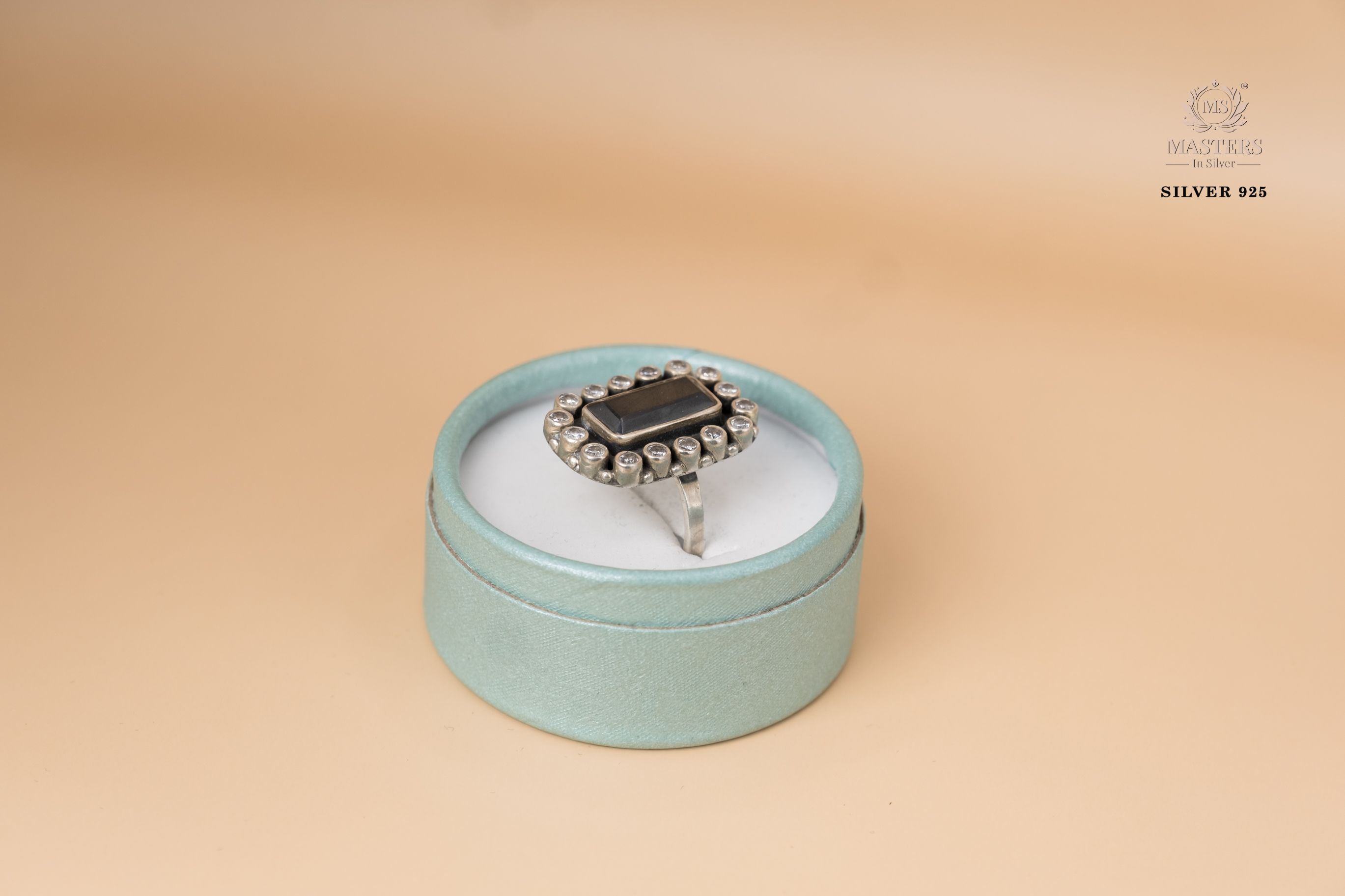 RINGS OXIDISED ( Rectangular- Black ) CUT-STONES