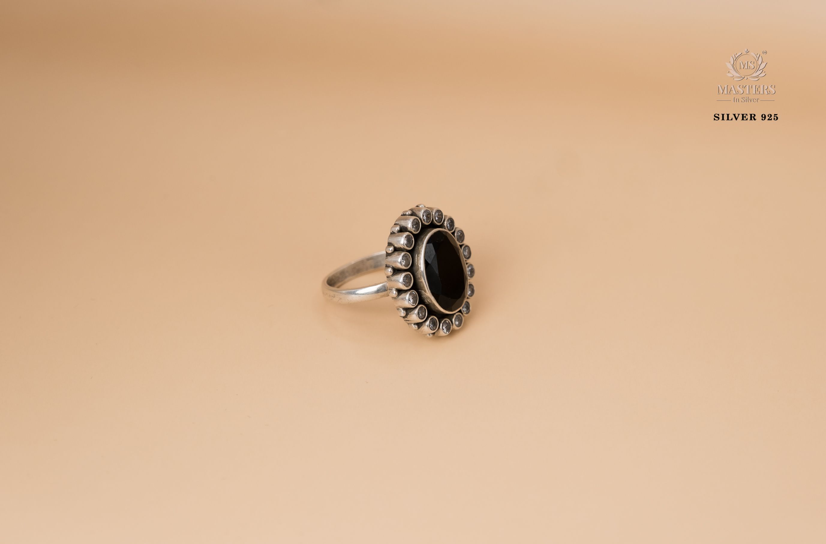 RINGS OXIDISED ( Oval- Black ) CUT-STONES