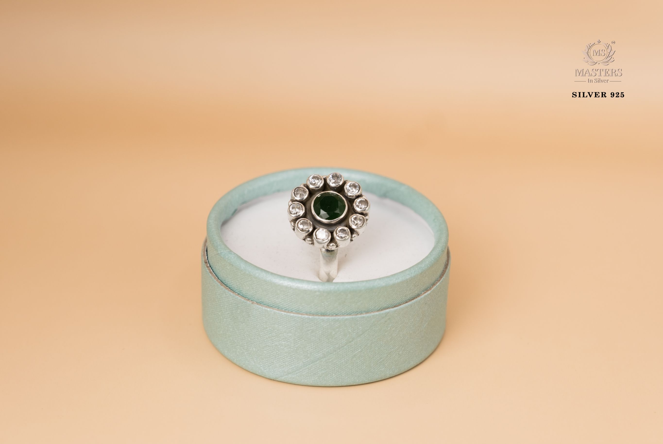 RINGS OXIDISED GREEN CENTRE CUT-STONES