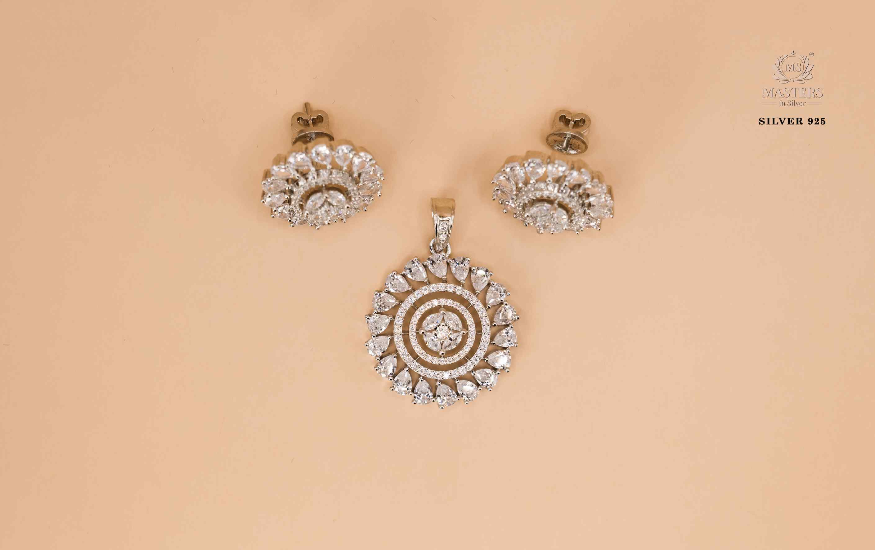 PENDANT SETS, DIAMOND LOOKS, PARTY WEAR, ORIGINAL IMPORTED 🎁