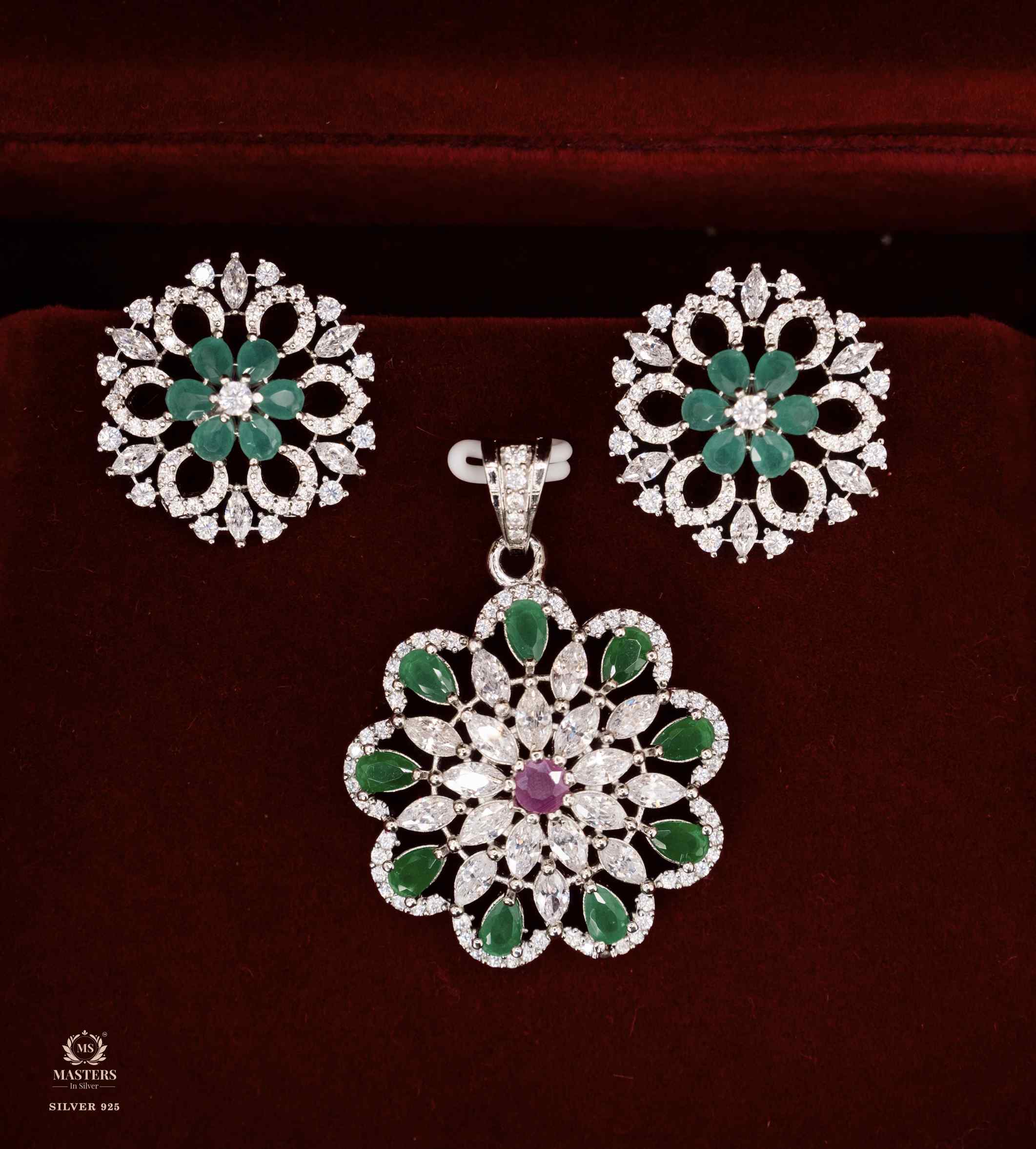 PENDANT SETS, DIAMOND LOOKS, PARTY WEAR, ORIGINAL IMPORTED 🎁