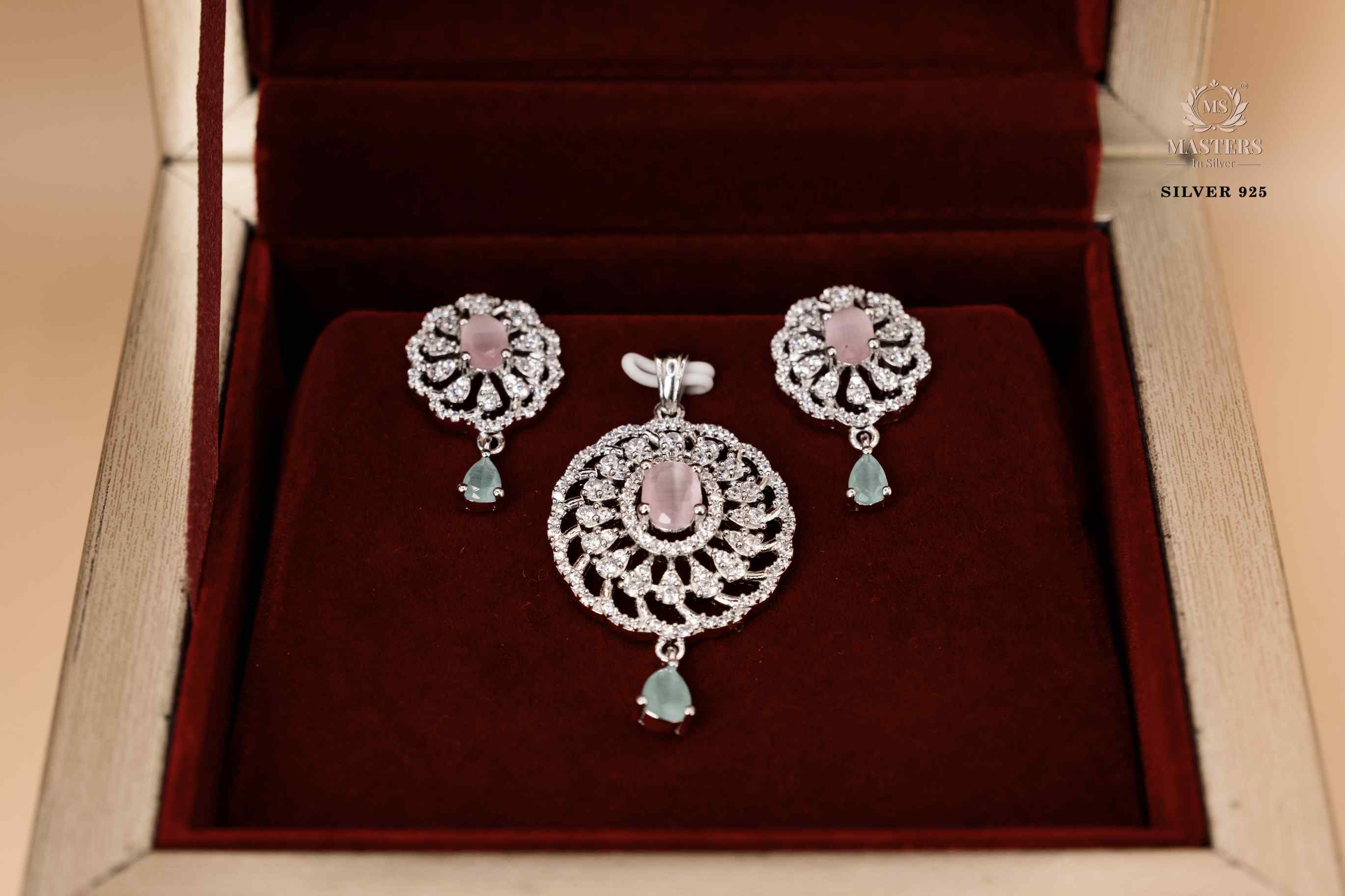 PENDANT SETS, DIAMOND LOOKS, PARTY WEAR, ORIGINAL IMPORTED 🎁