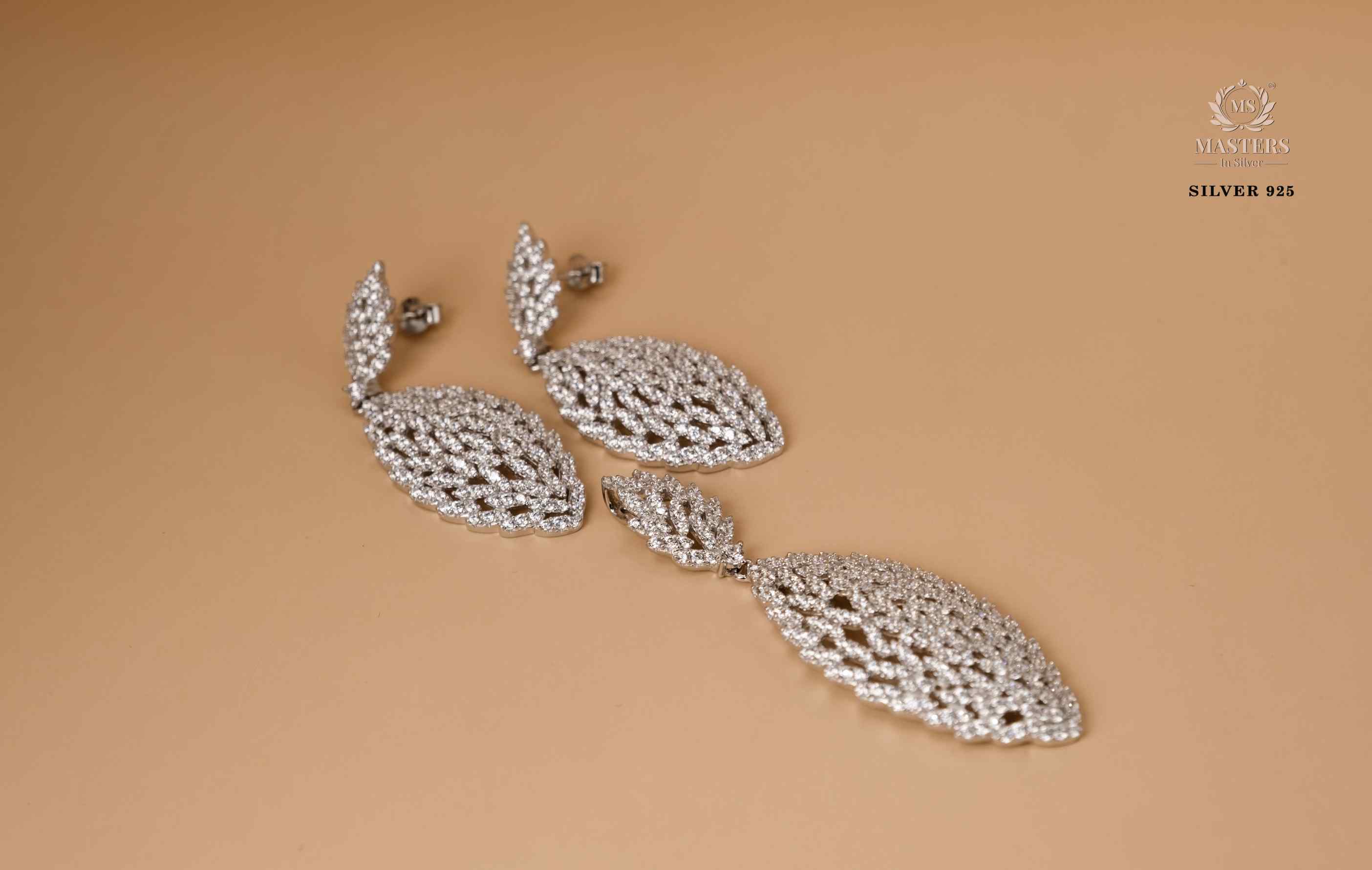SHINING DIAMOND LOOKS, PARTY WEAR, ORIGINAL IMPORTED 🎁