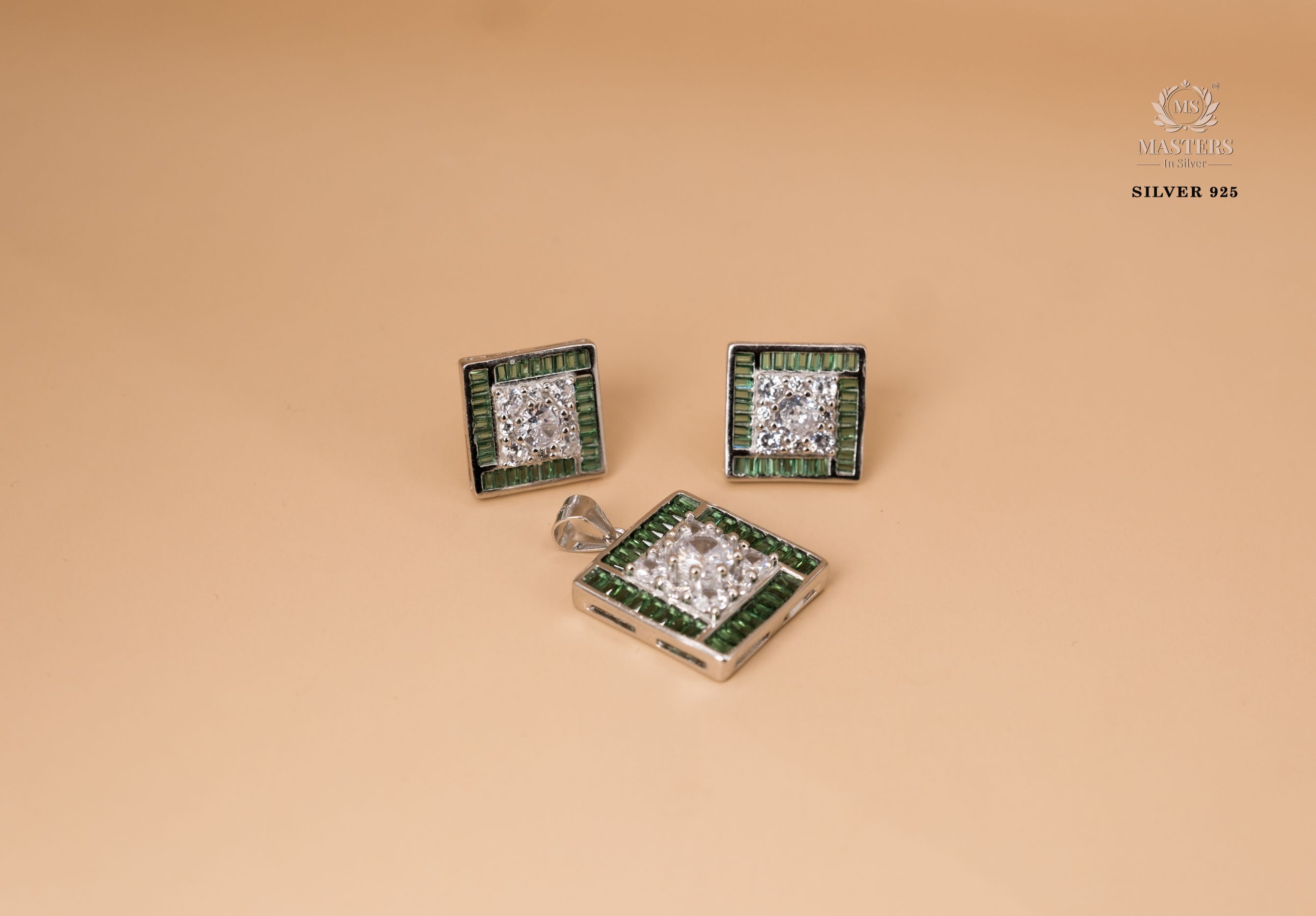 PENDANT SETS, DIAMOND LOOKS, REGULAR WEAR, ORIGINAL IMPORTED MID SIZE SQUARE GREEN 🎁