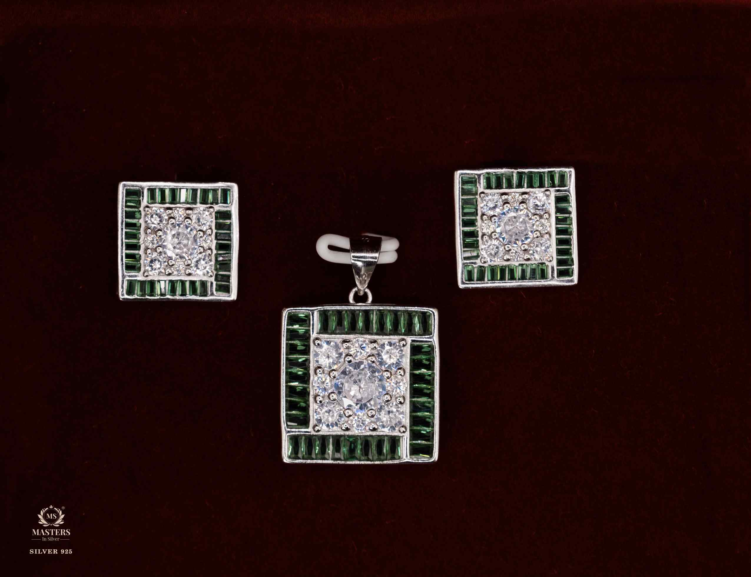 PENDANT SETS, DIAMOND LOOKS, REGULAR WEAR, ORIGINAL IMPORTED MID SIZE SQUARE GREEN 🎁