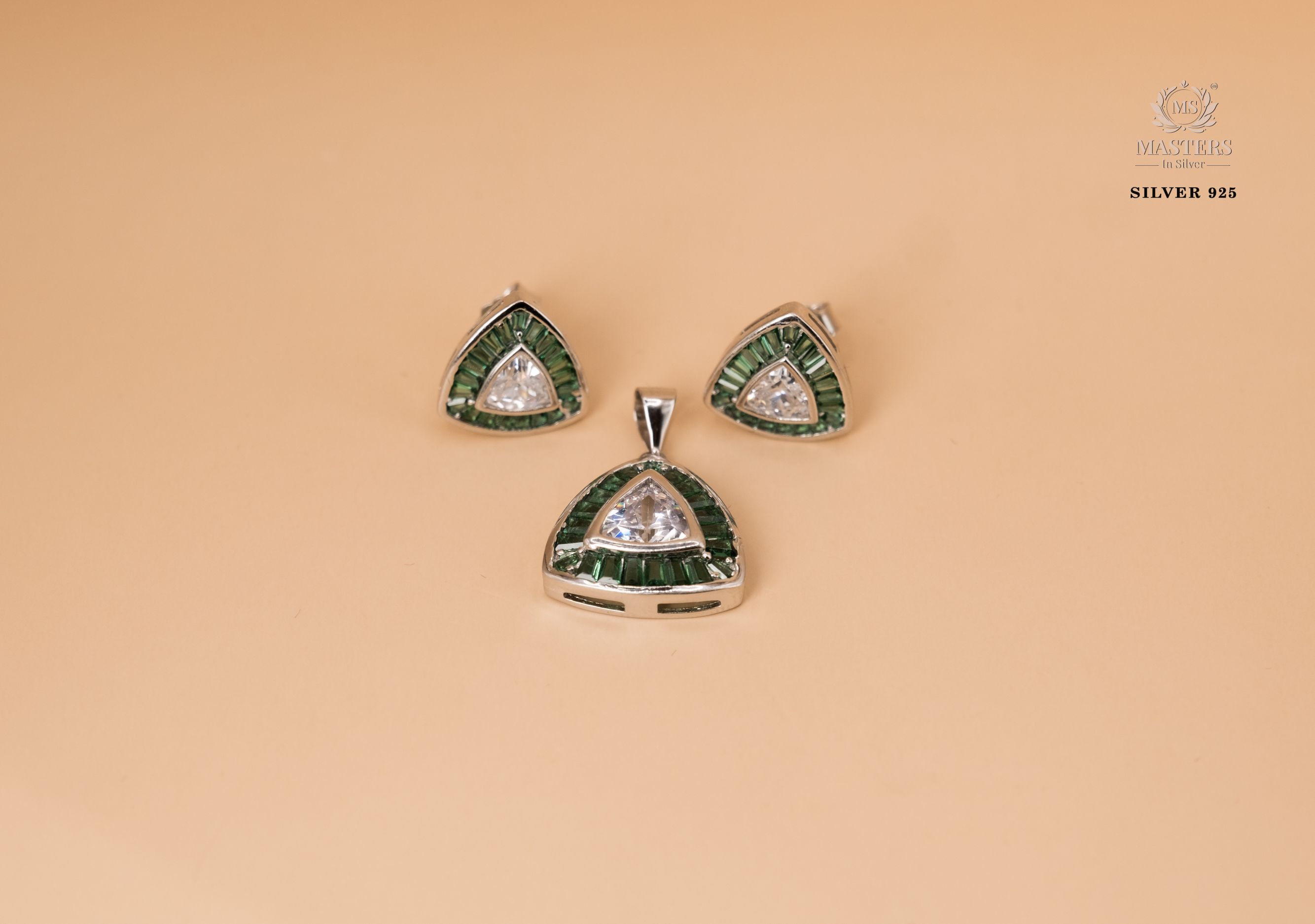 PENDANT SETS, DIAMOND LOOKS, REGULAR WEAR, ORIGINAL IMPORTED TRIANGULAR GREEN 🎁