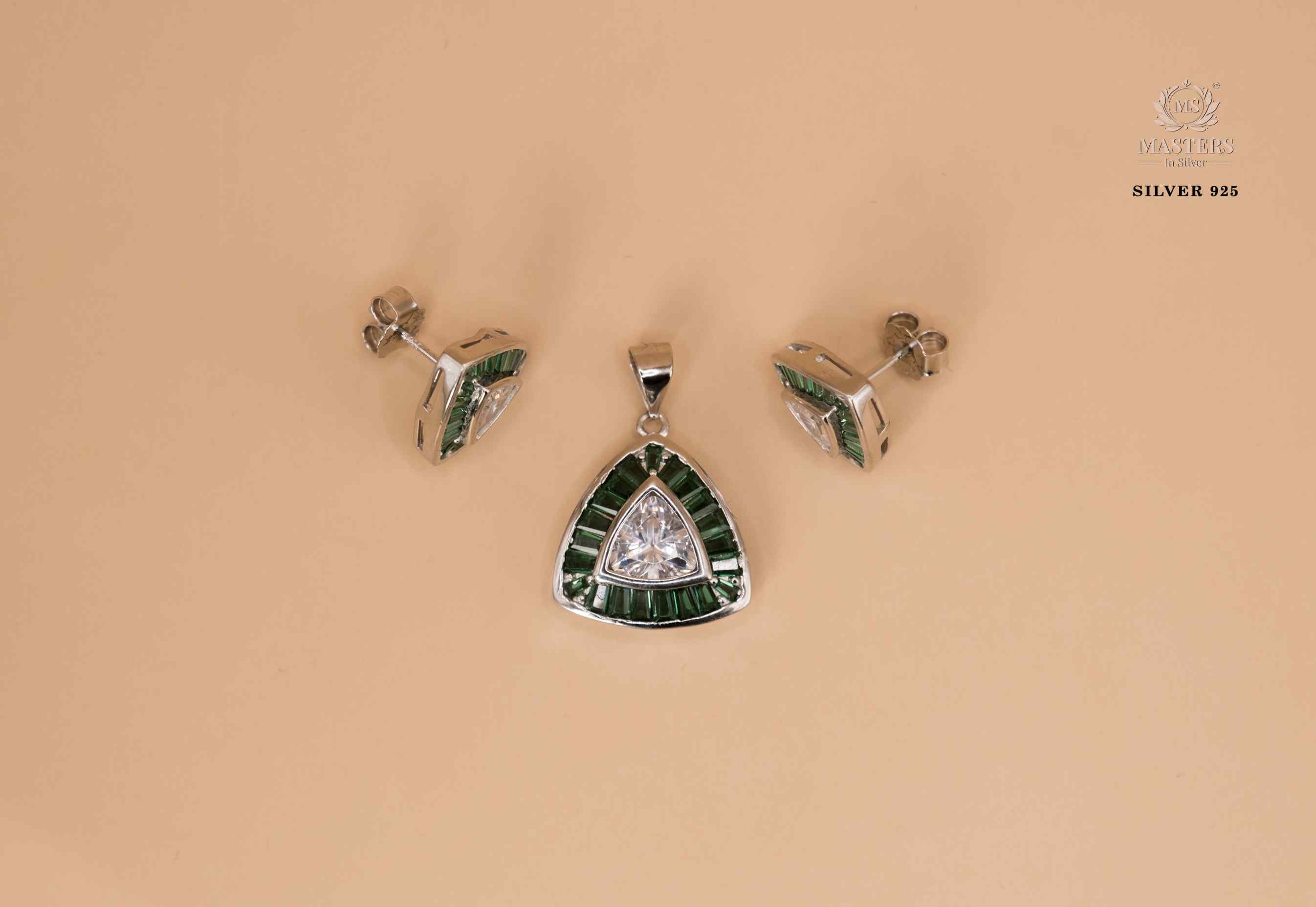 PENDANT SETS, DIAMOND LOOKS, REGULAR WEAR, ORIGINAL IMPORTED TRIANGULAR GREEN 🎁