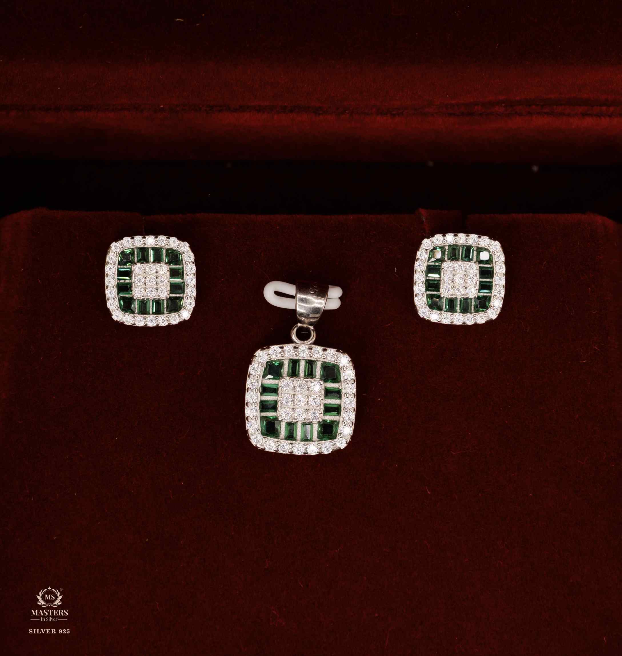 PENDANT SETS, DIAMOND LOOKS, REGULAR WEAR, ORIGINAL IMPORTED SQUARE GREEN 🎁