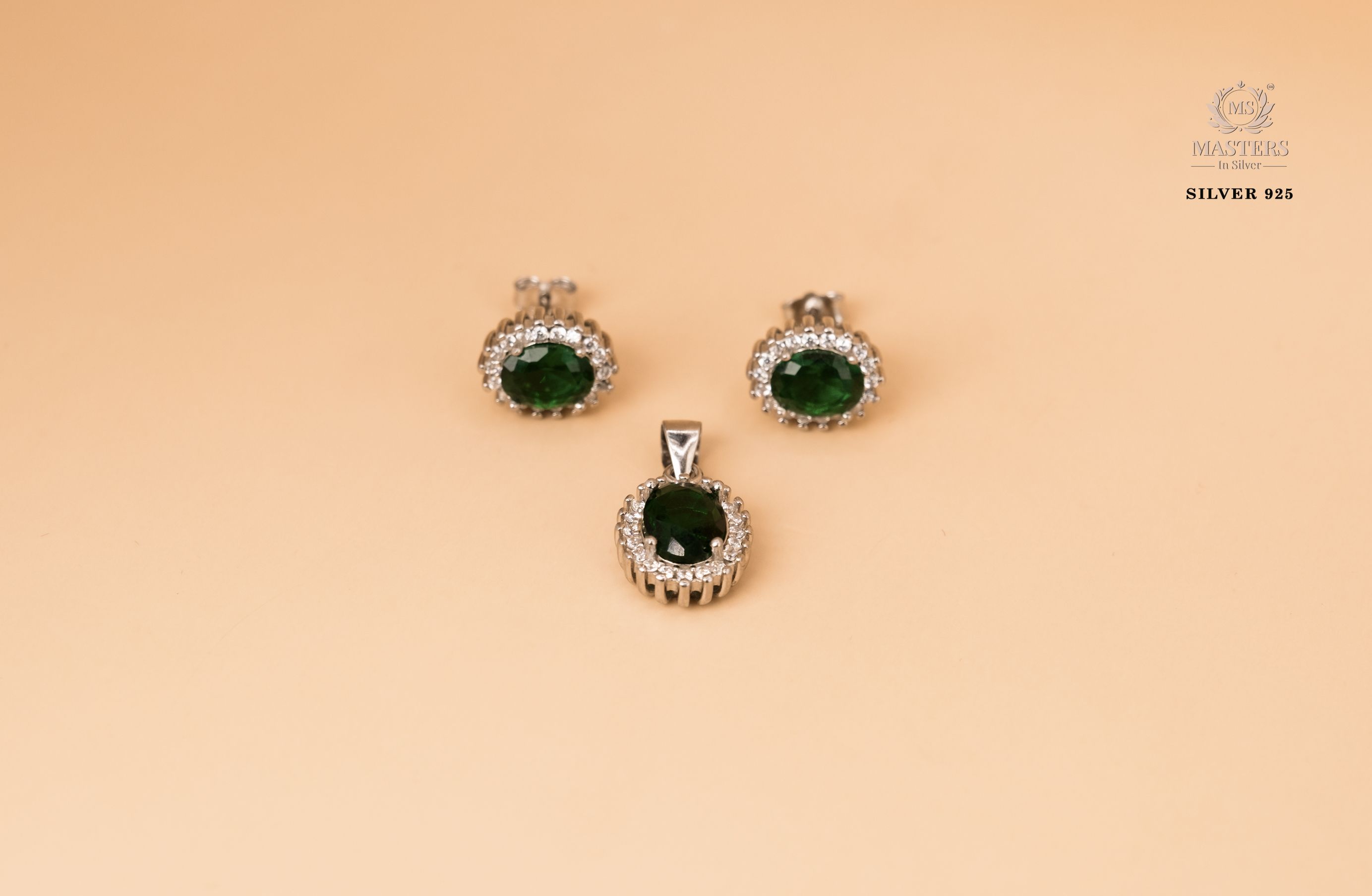 PENDANT SETS, DIAMOND LOOKS, REGULAR WEAR, ORIGINAL IMPORTED OVAL GREEN 🎁