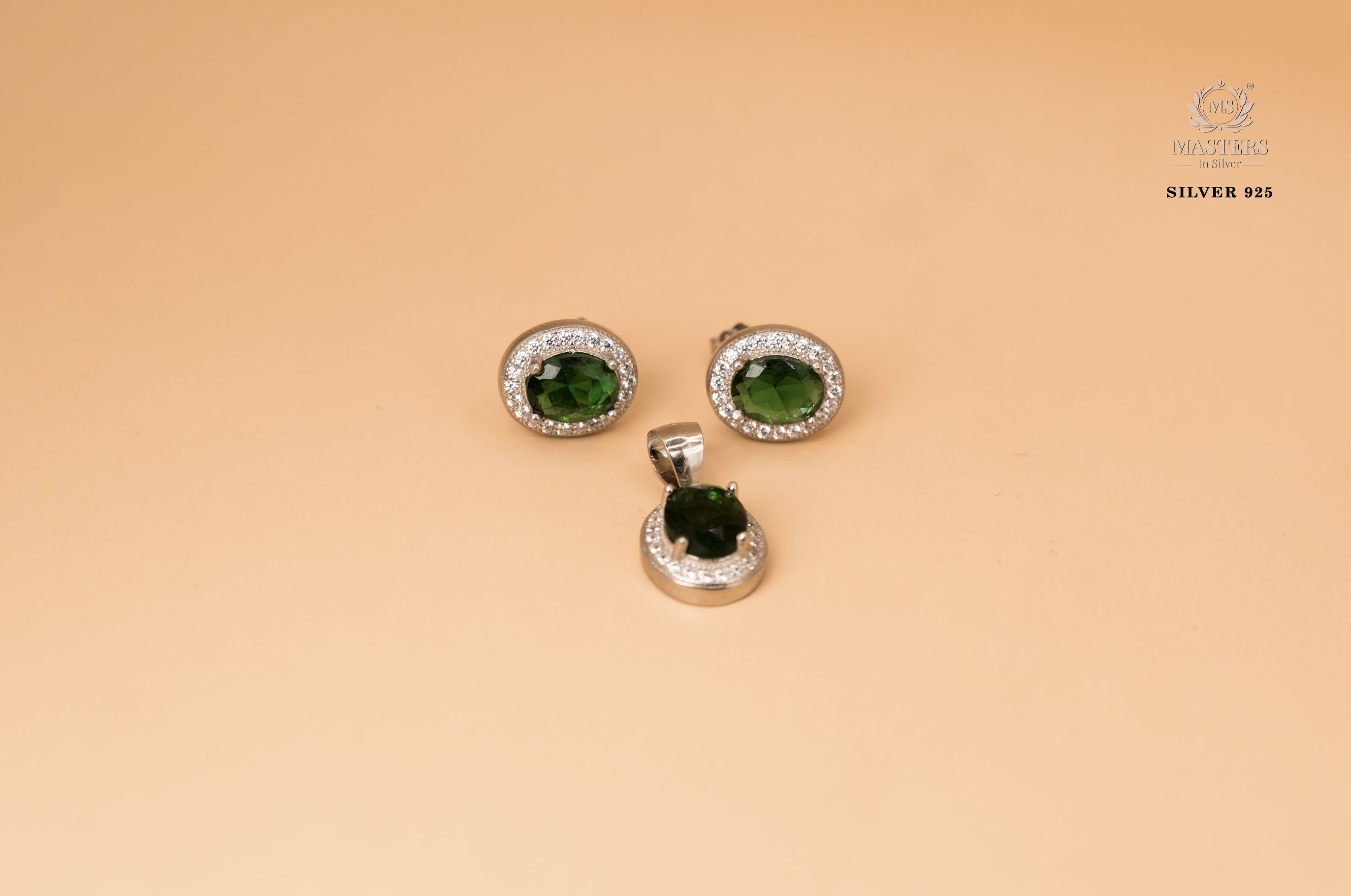 PENDANT SETS, DIAMOND LOOKS, REGULAR WEAR, ORIGINAL IMPORTED OVAL GREEN 🎁