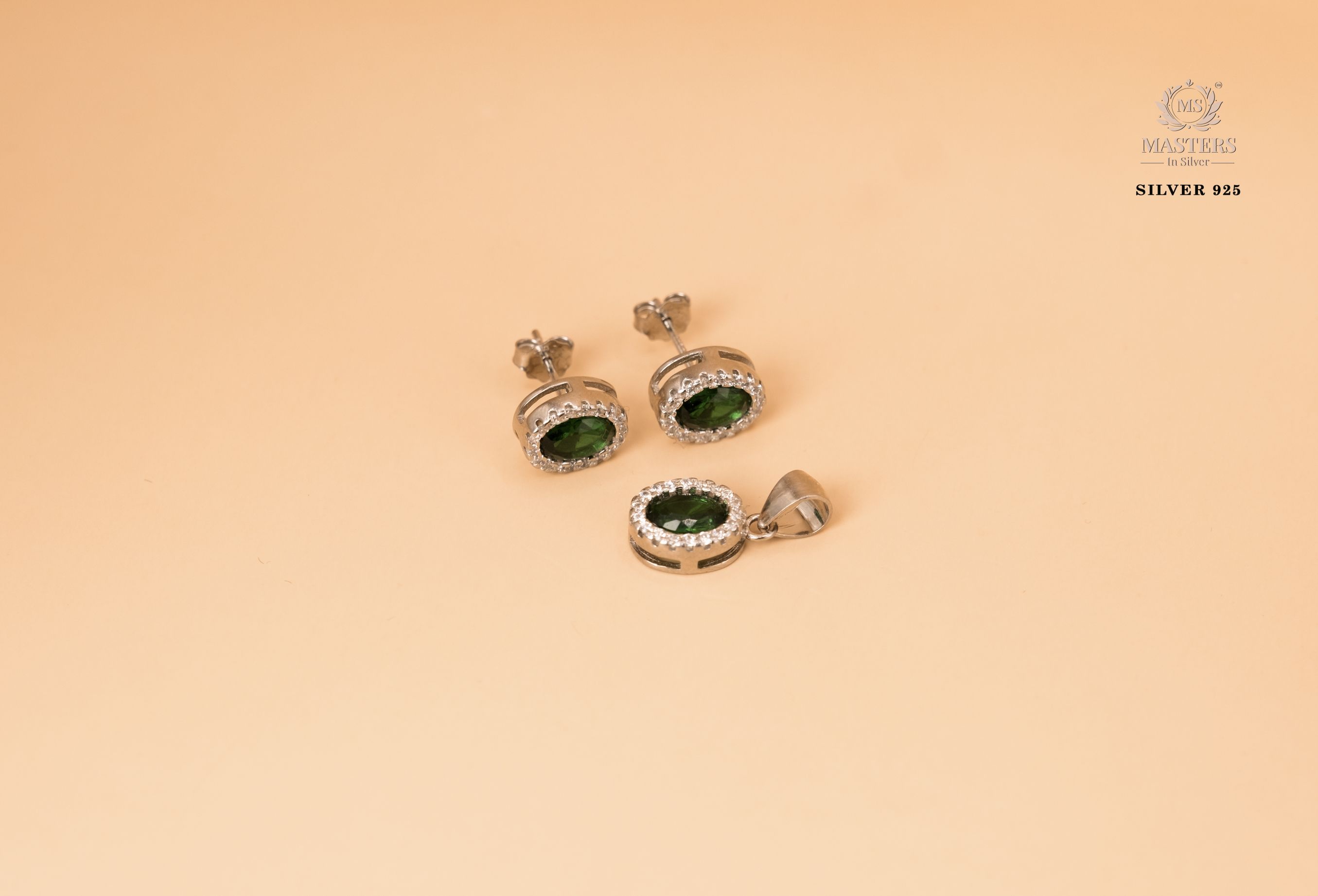 PENDANT SETS, DIAMOND LOOKS, REGULAR WEAR, ORIGINAL IMPORTED OVAL GREEN 🎁
