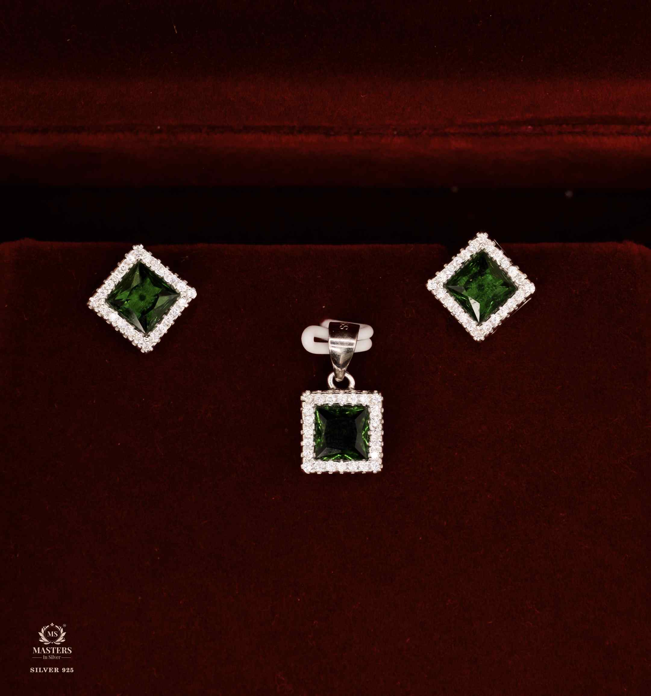 PENDANT SETS, DIAMOND LOOKS, REGULAR WEAR, ORIGINAL IMPORTED SQUARE GREEN 🎁