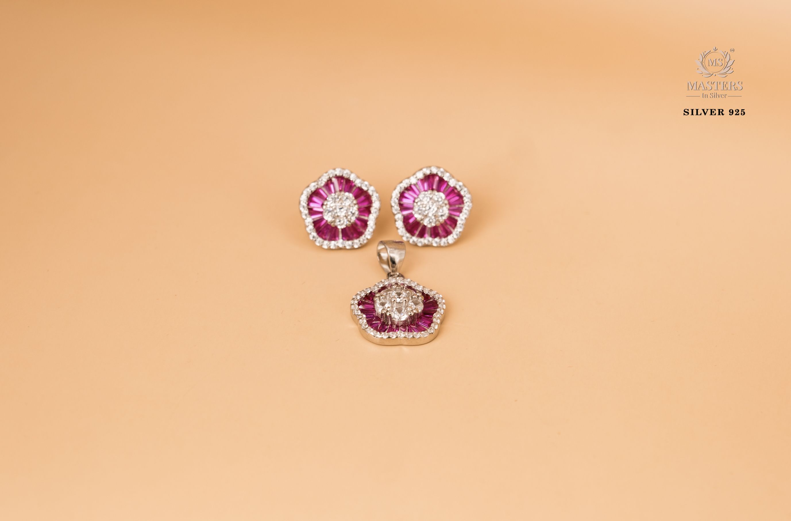PENDANT SETS, DIAMOND LOOKS, REGULAR WEAR, ORIGINAL IMPORTED TRIANGULAR PINK FLORAL🎁