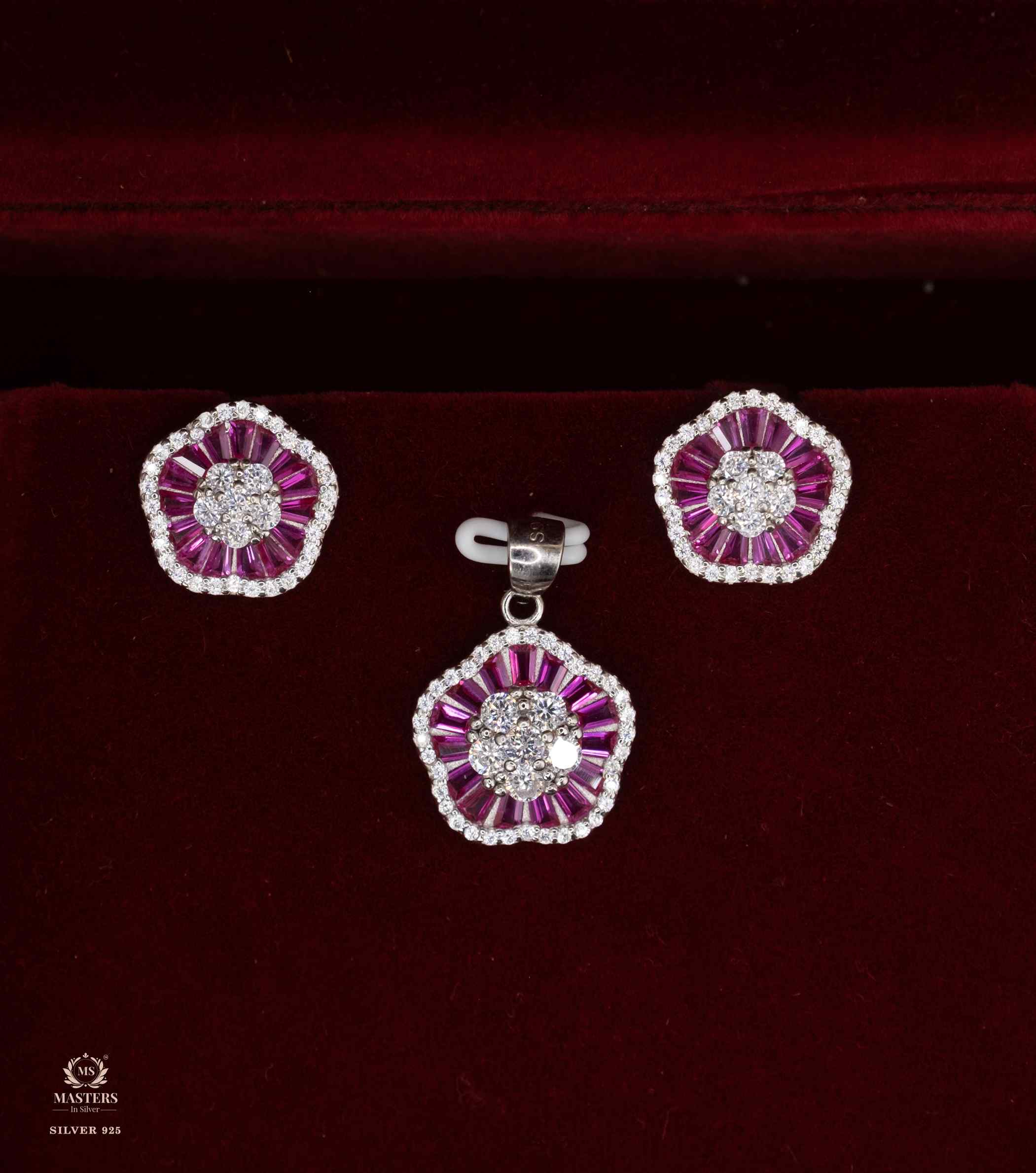 PENDANT SETS, DIAMOND LOOKS, REGULAR WEAR, ORIGINAL IMPORTED TRIANGULAR PINK FLORAL🎁