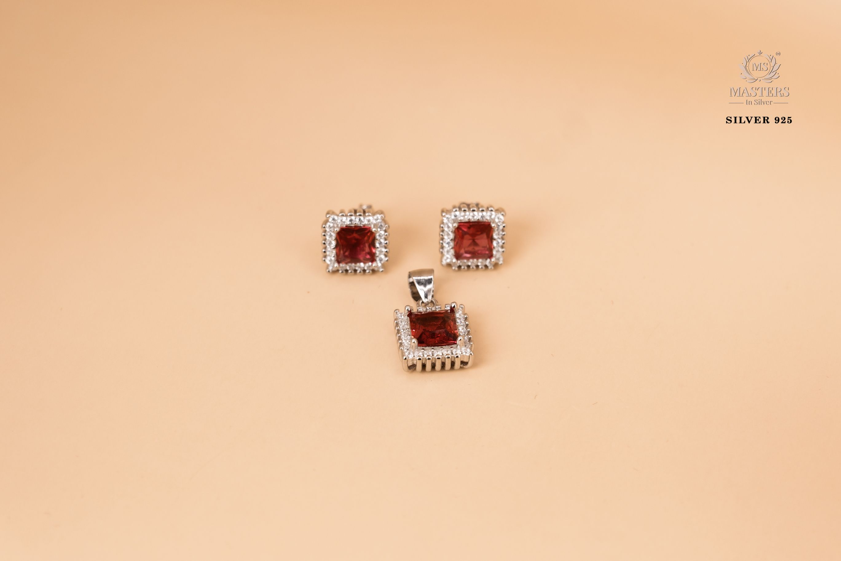 PENDANT SETS, DIAMOND LOOKS, REGULAR WEAR, ORIGINAL IMPORTED SQUARE PINK  🎁