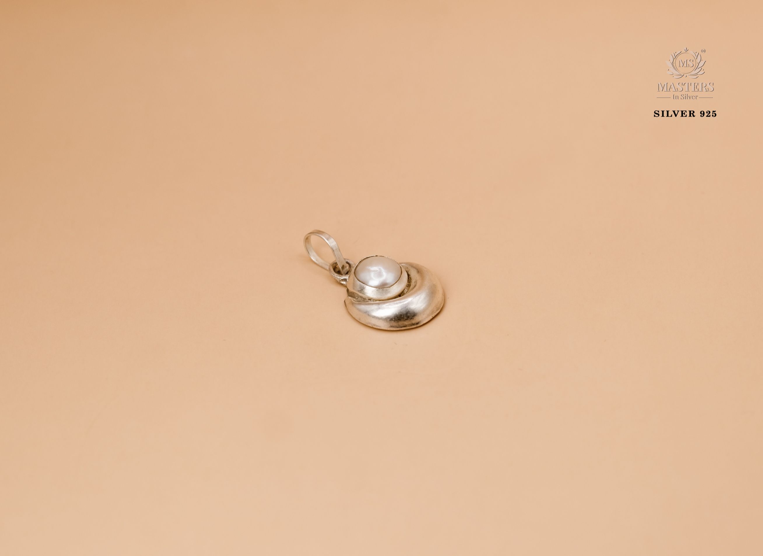 OXIDISED PENDANT IMPORTED / EXPORT QUALITY  MOON / PEARL 🤞