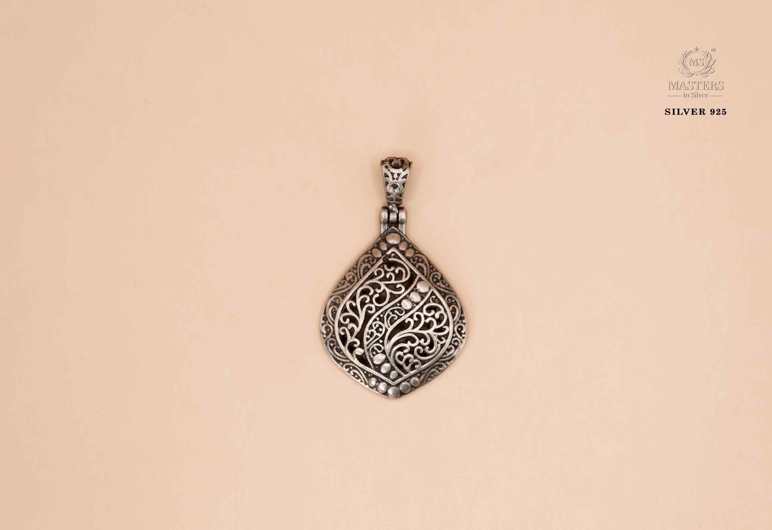 OXIDISED PENDANT IMPORTED / EXPORT QUALITY  🤞