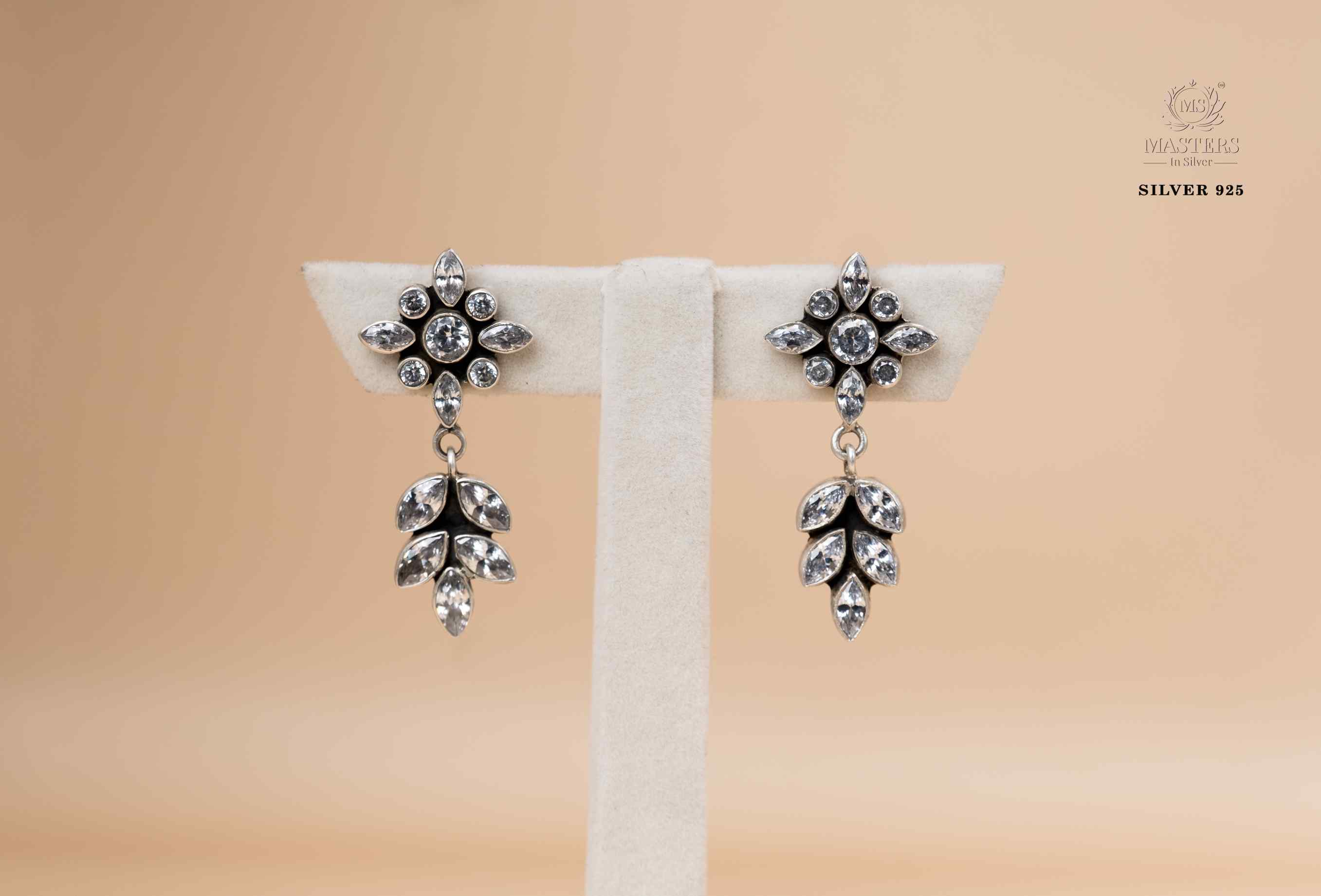 EARRINGS HOOK TYPE OXIDISED