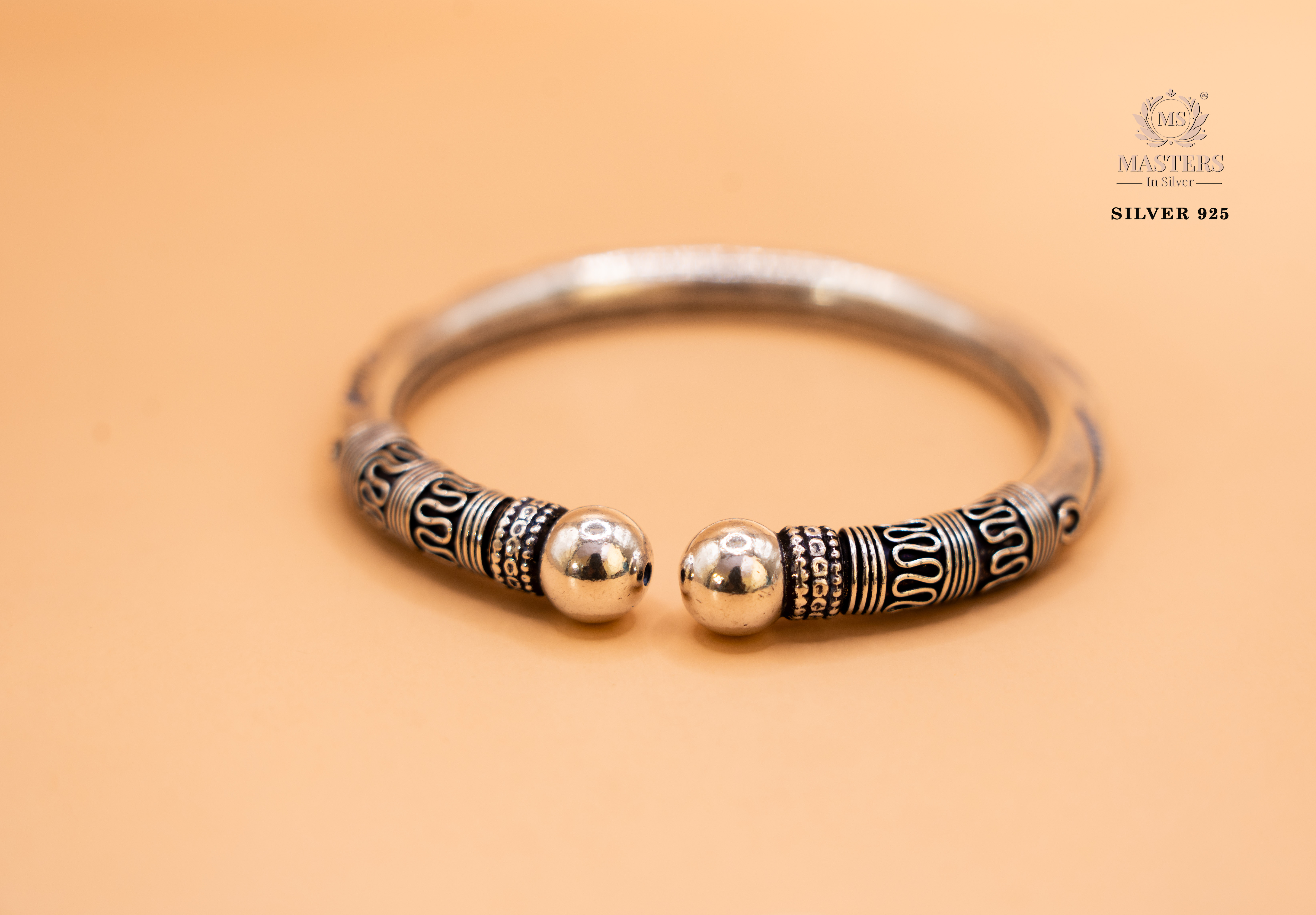 OXIDISED SILVER KADA SINGLE