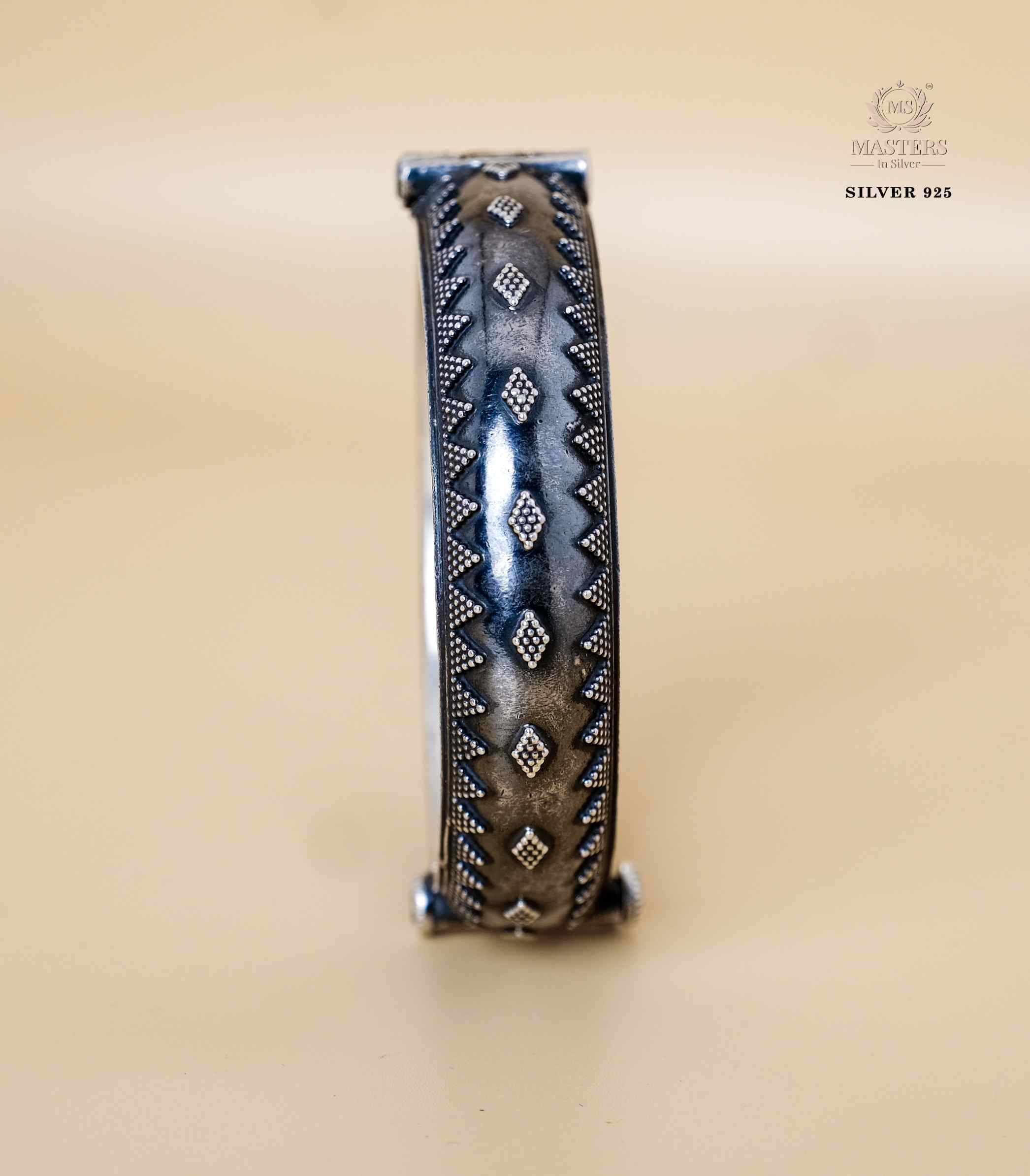 OXIDISED BEAUTIFUL SINGLE KADA ANTIQUE LOOKS